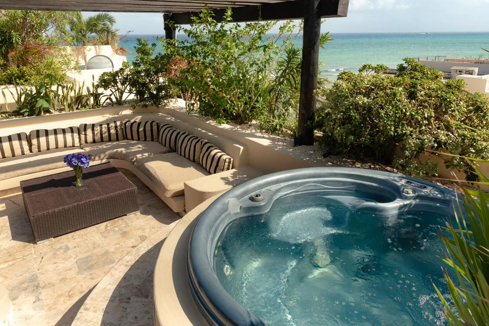 Day in El Taj Oceanfront and Beachside Condo Hotel