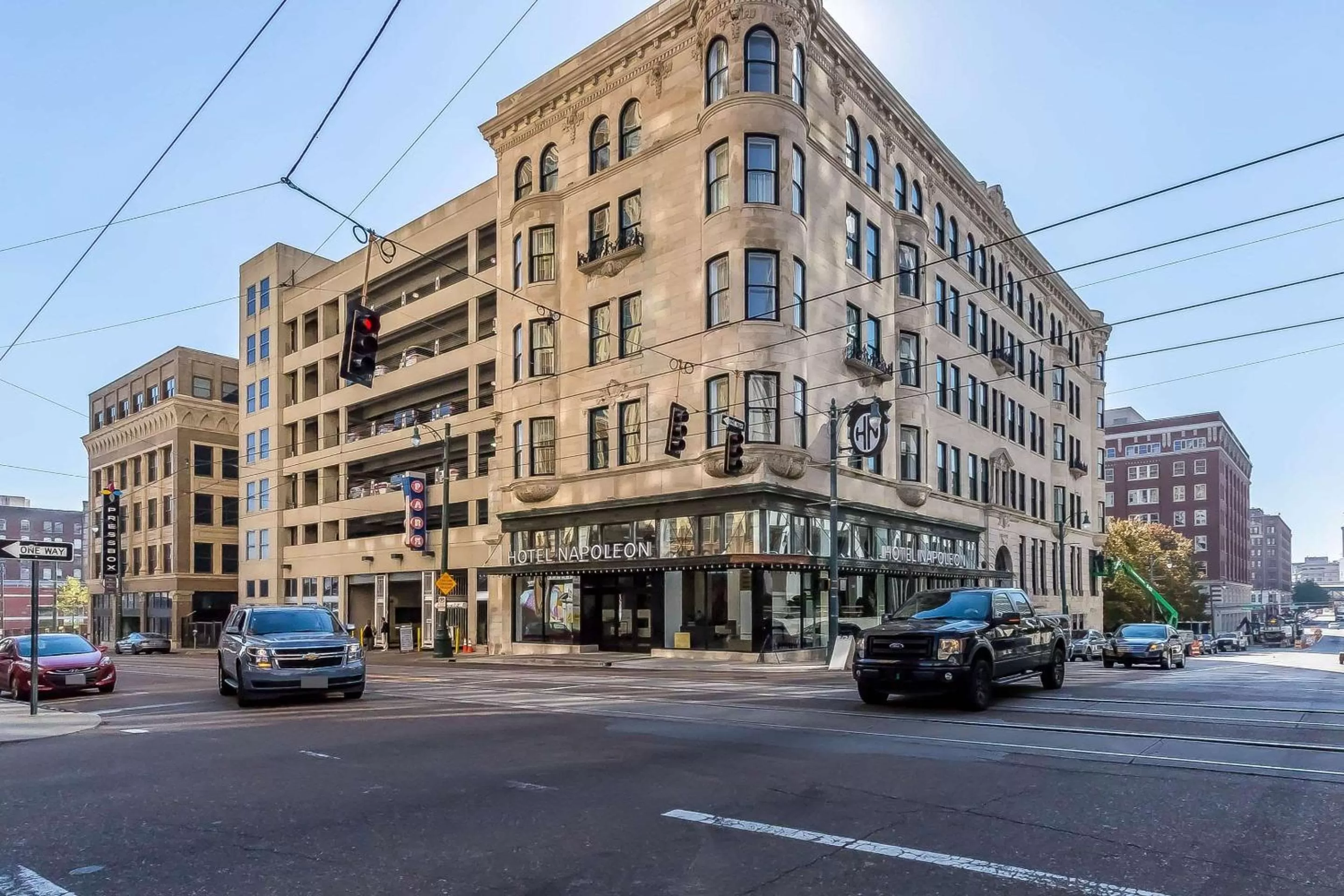 Property building in voco Hotel Napoleon Memphis by IHG