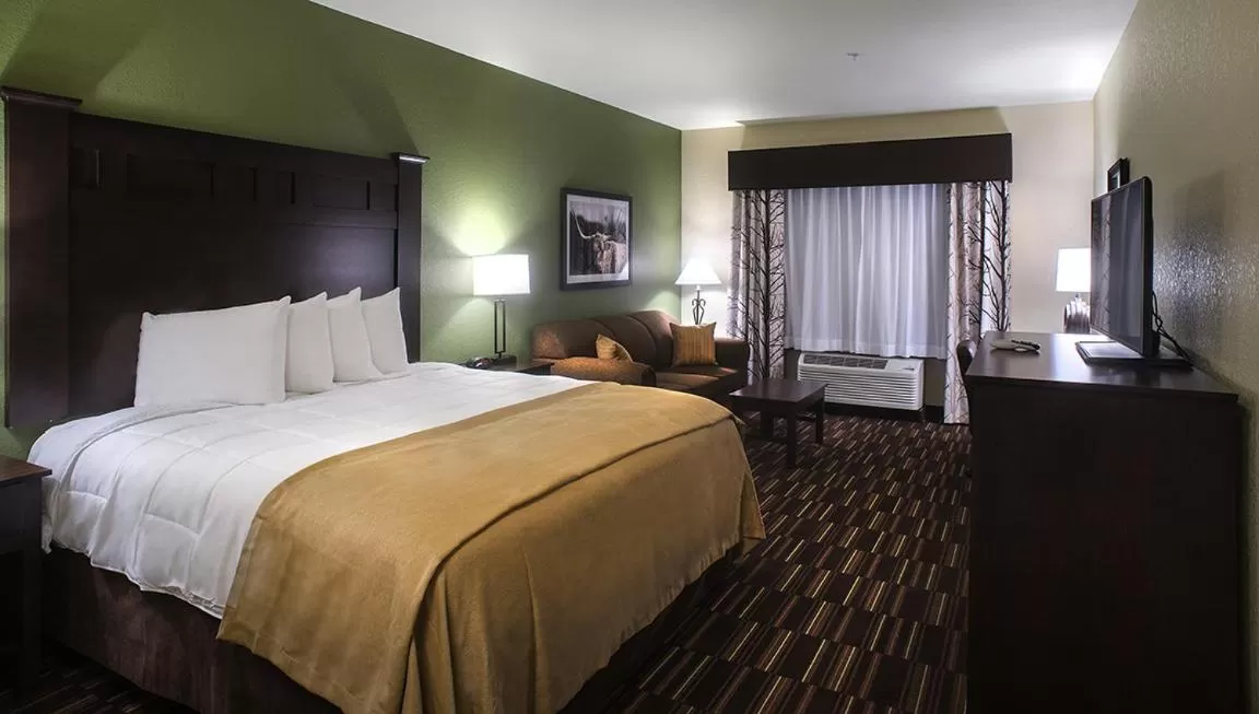 Photo of the whole room, Bed in Comfort Inn & Suites Beeville