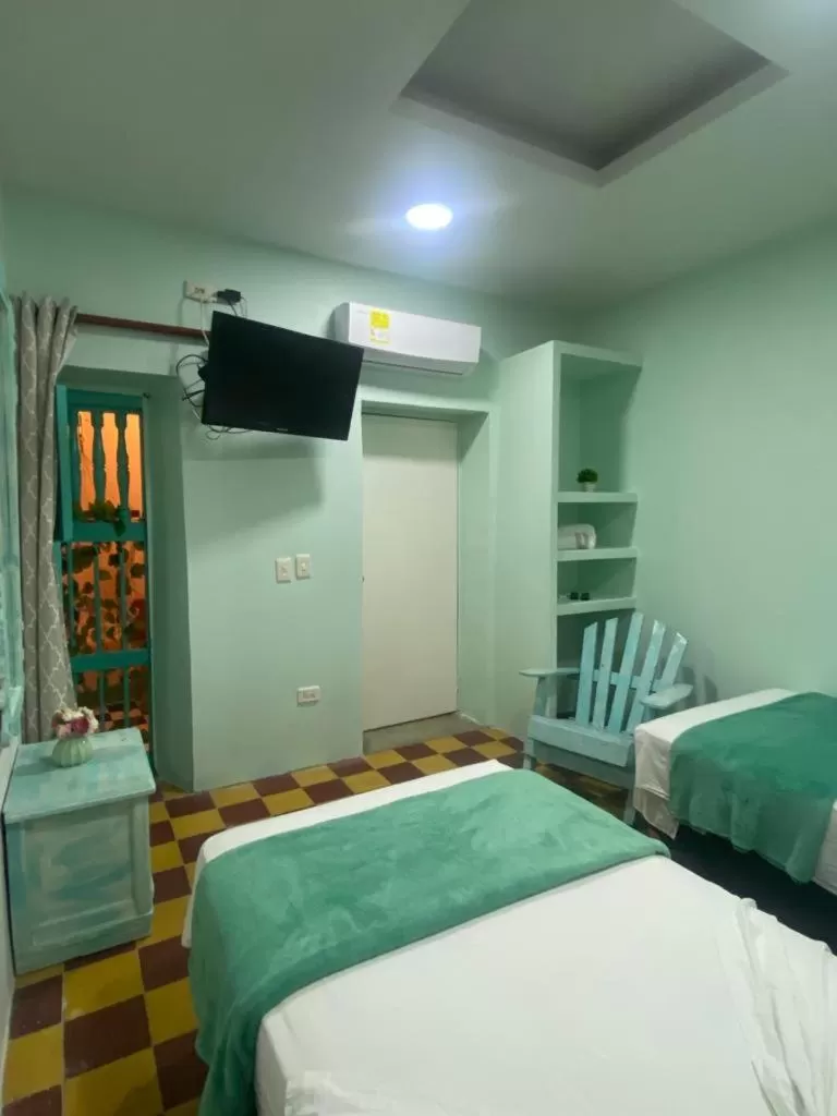 Standard Twin Room in Casa Renacer