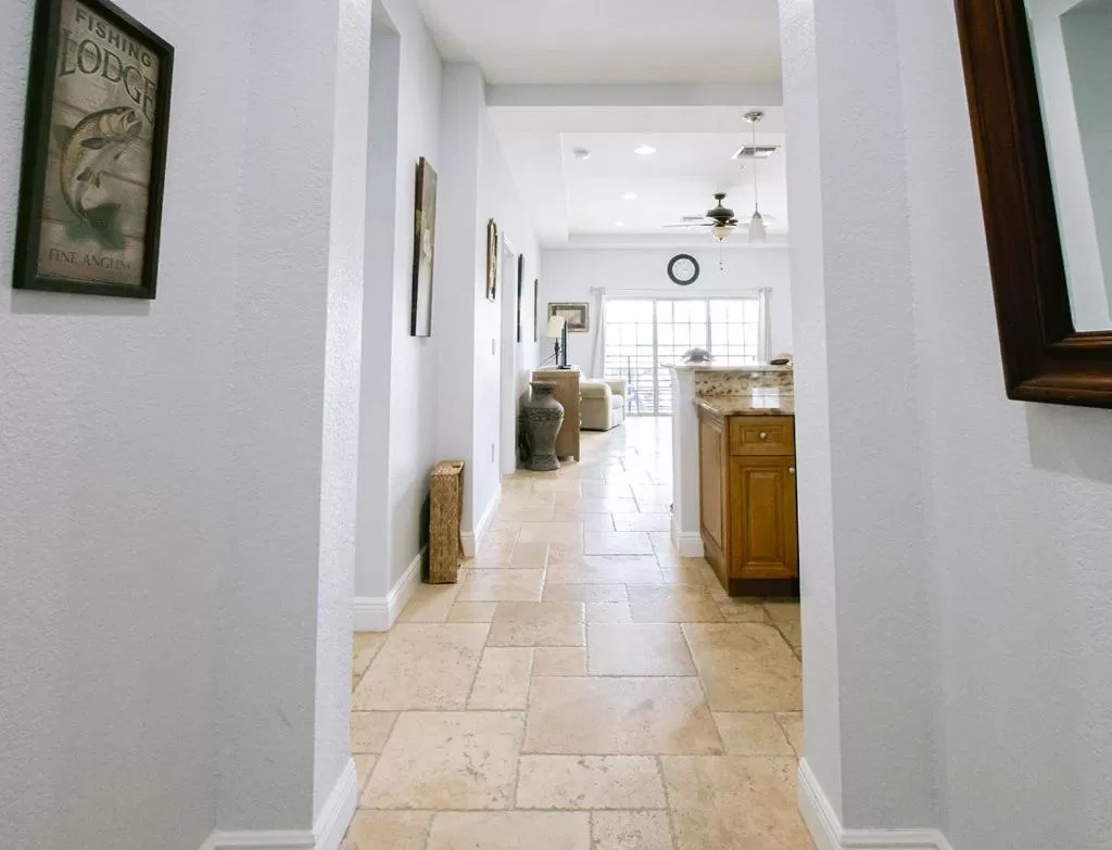 Facade/entrance in Vistalmar Beach Resort