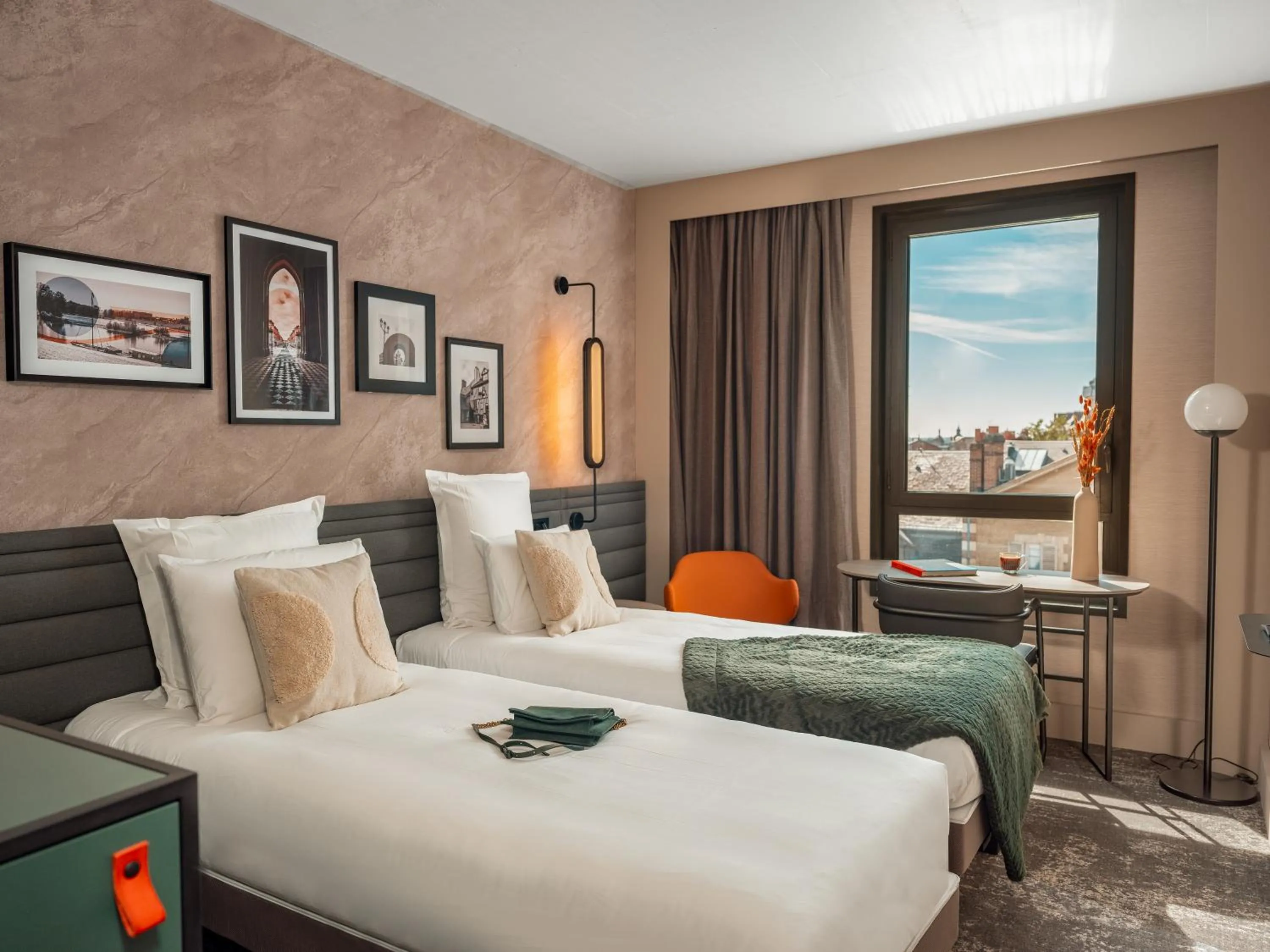 Photo of the whole room, Bed in Novotel Orléans Centre Gare