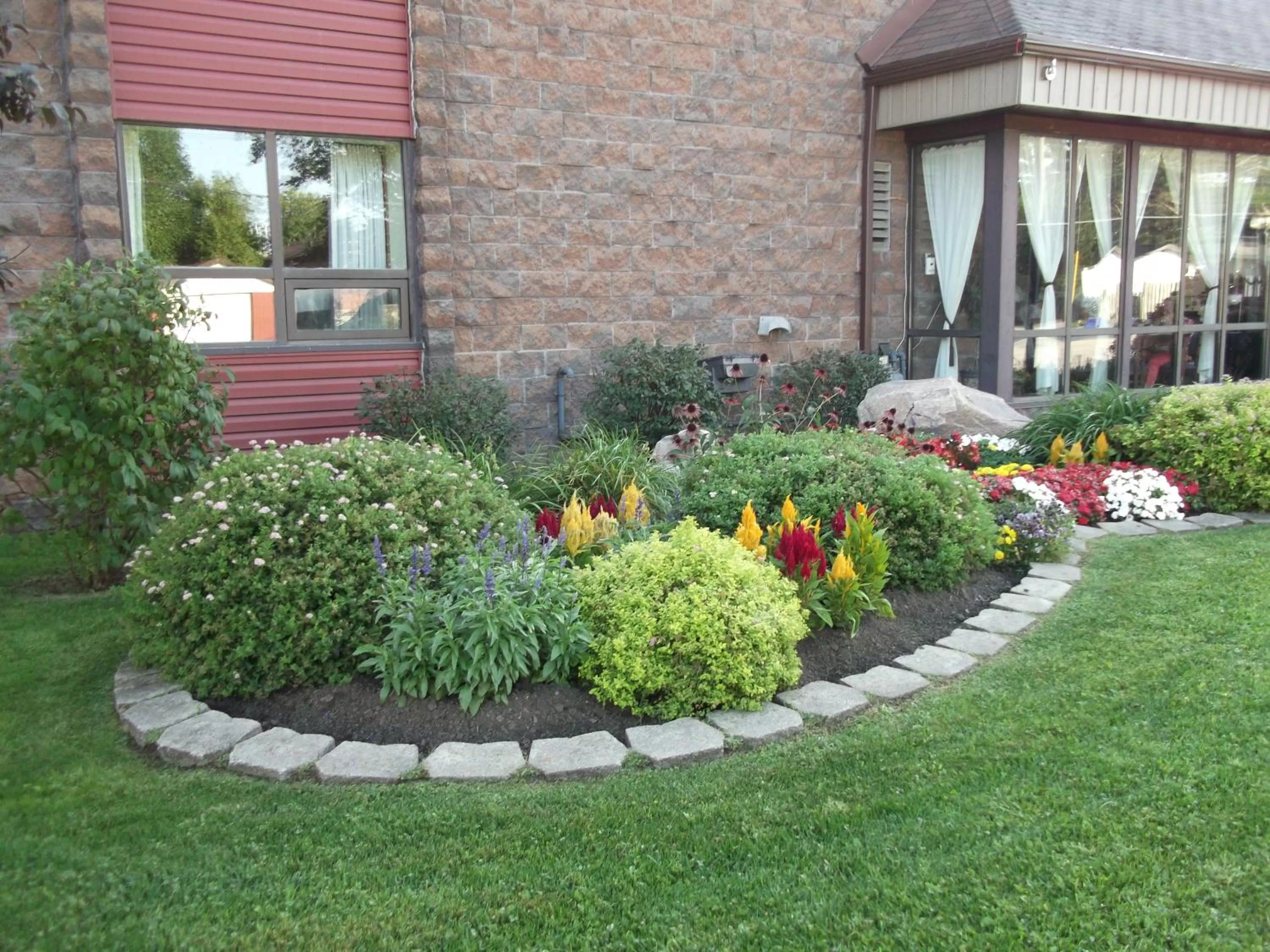 Facade/entrance in Travelodge by Wyndham North Bay Lakeshore