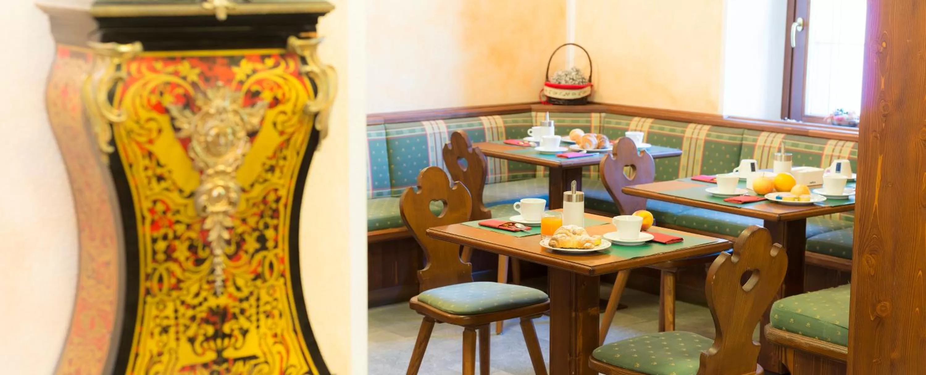 Buffet breakfast in Hotel Residence Chateau