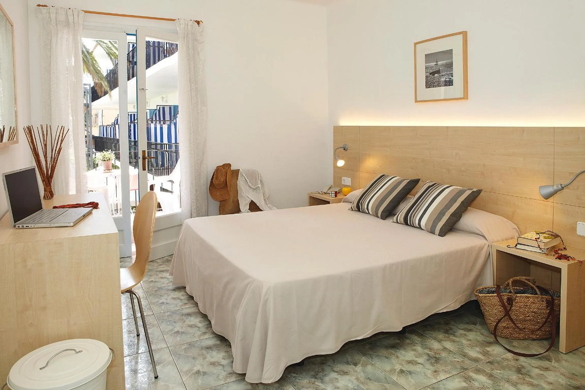 Double or Twin Room with Garden View in Hotel Bell Repos