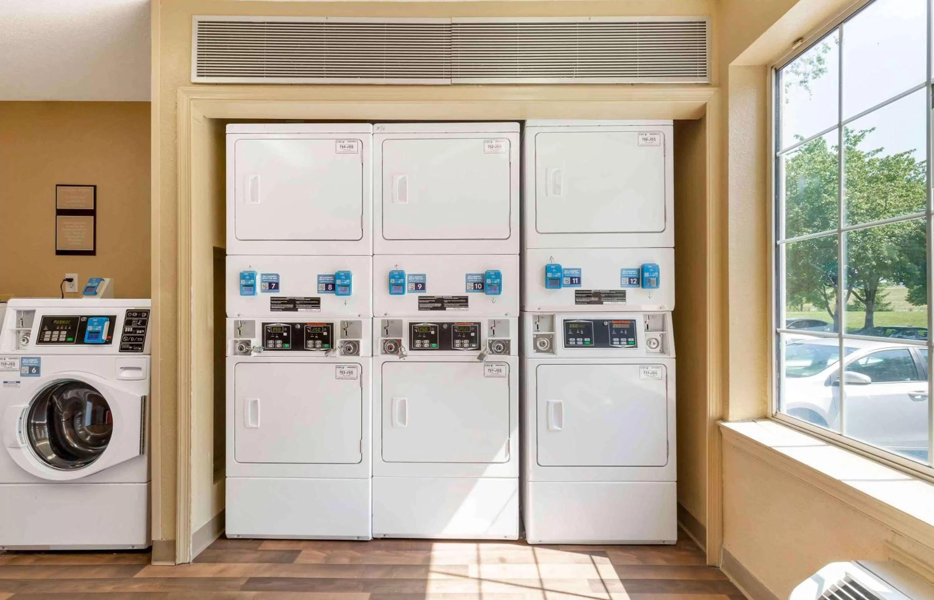 Property building in Extended Stay America Select Suites - Washington, DC - Sterling - Dulles