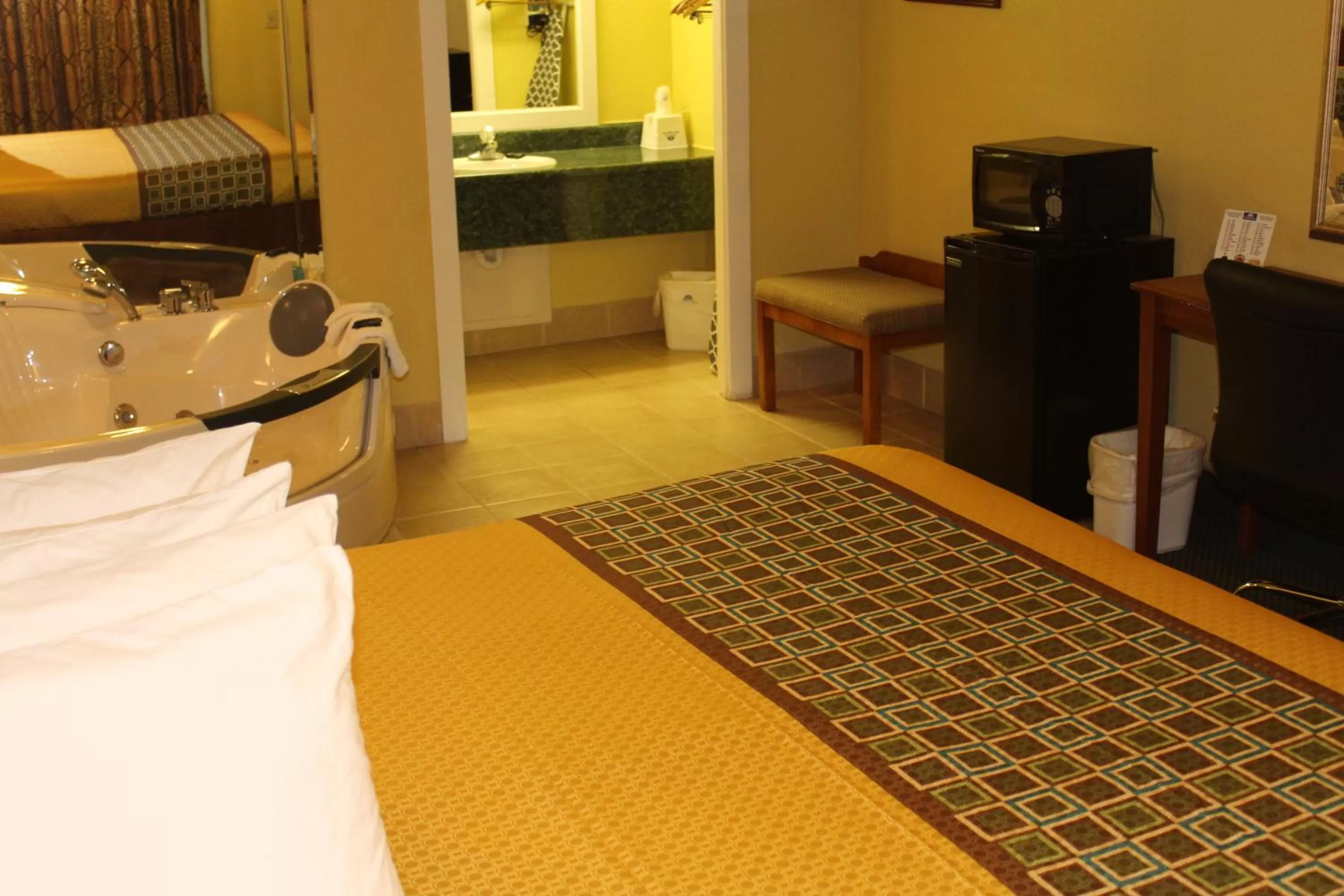 Other, Bed in America's Best Value Inn Conyers