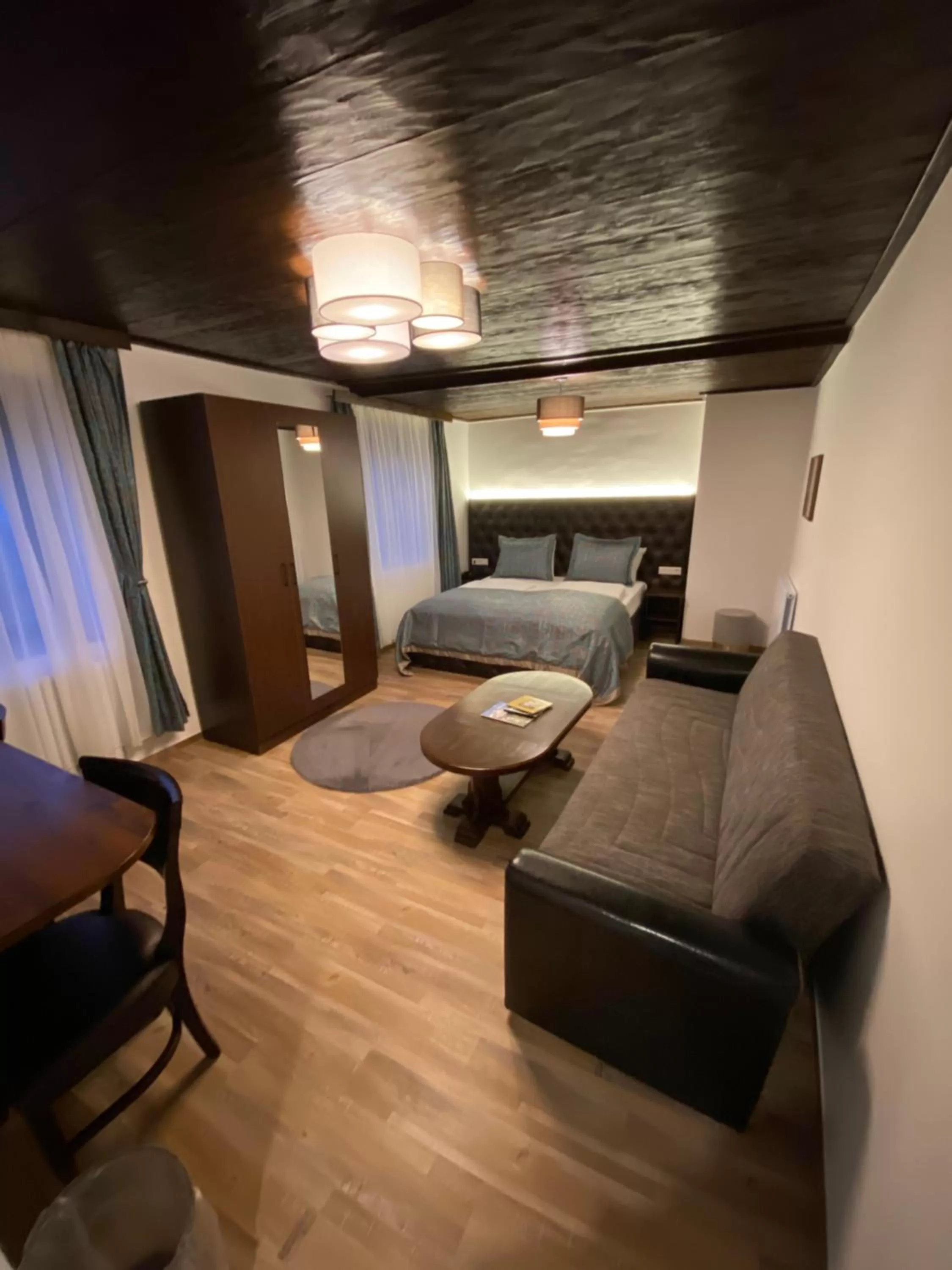 Photo of the whole room, Seating Area in Atlas Posthotel