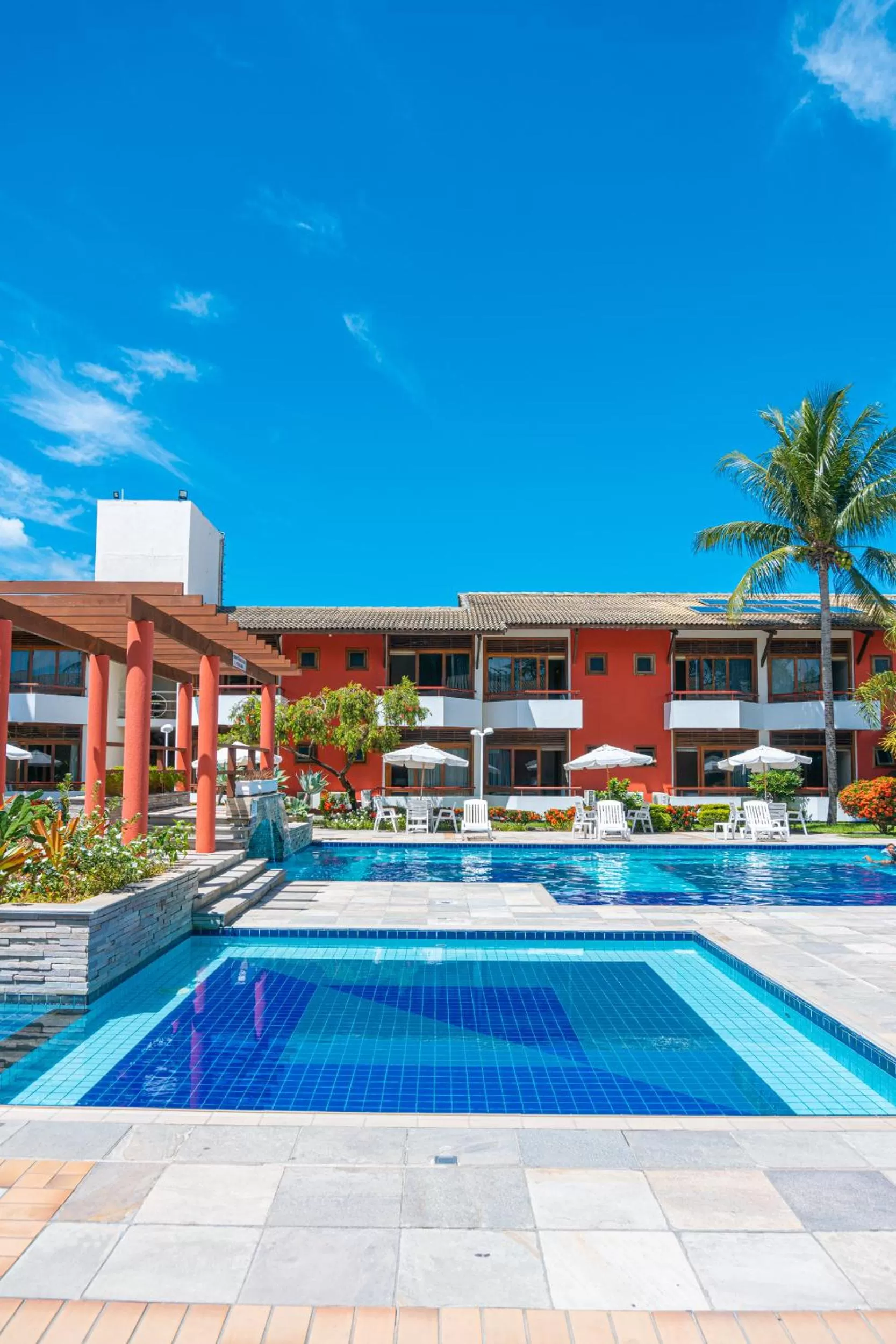 Swimming pool in Porto das Naus Praia Hotel