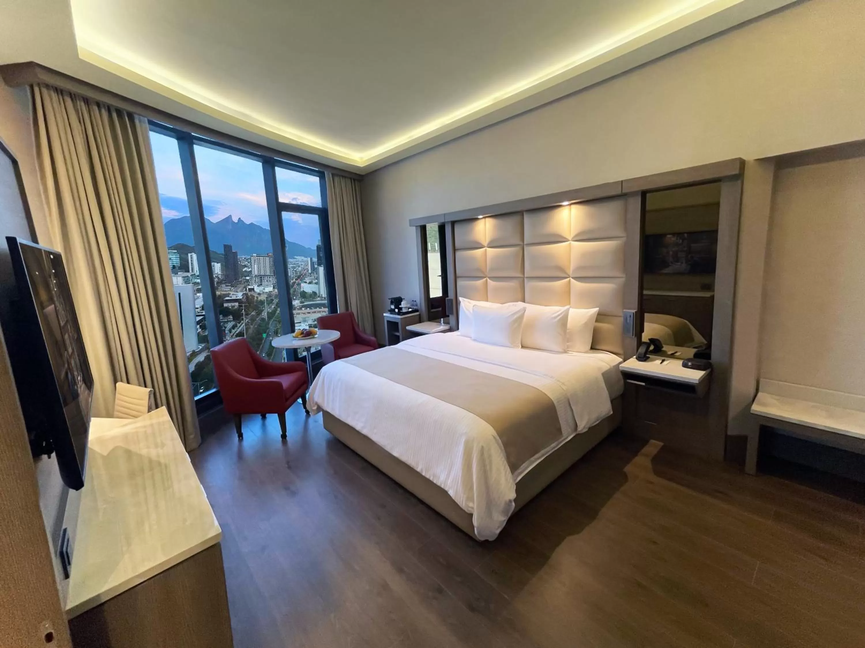 Photo of the whole room, Bed in Safi Royal Luxury Metropolitan