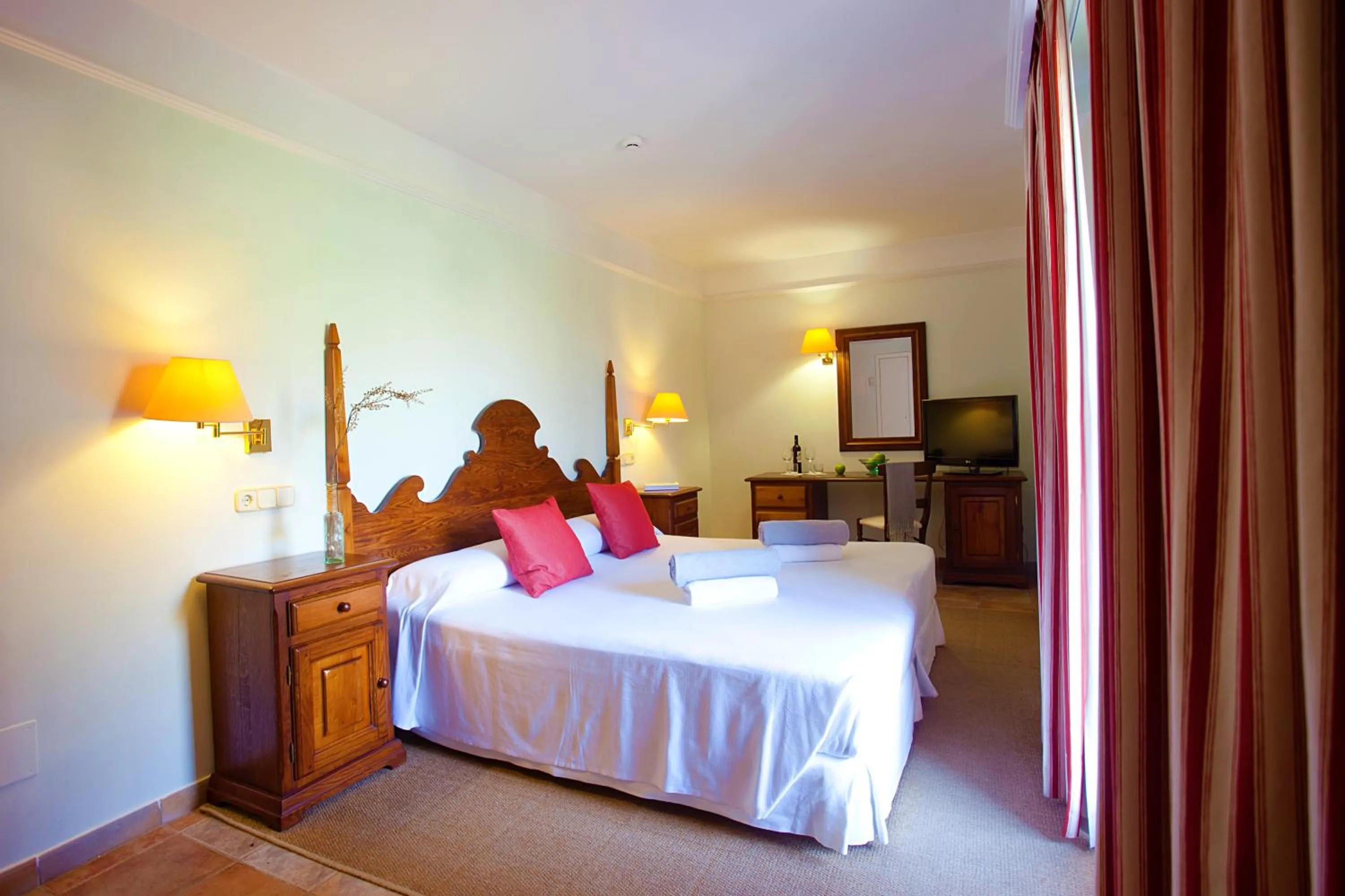 Bed in Hotel Cala Sant Vicenç - Adults Only