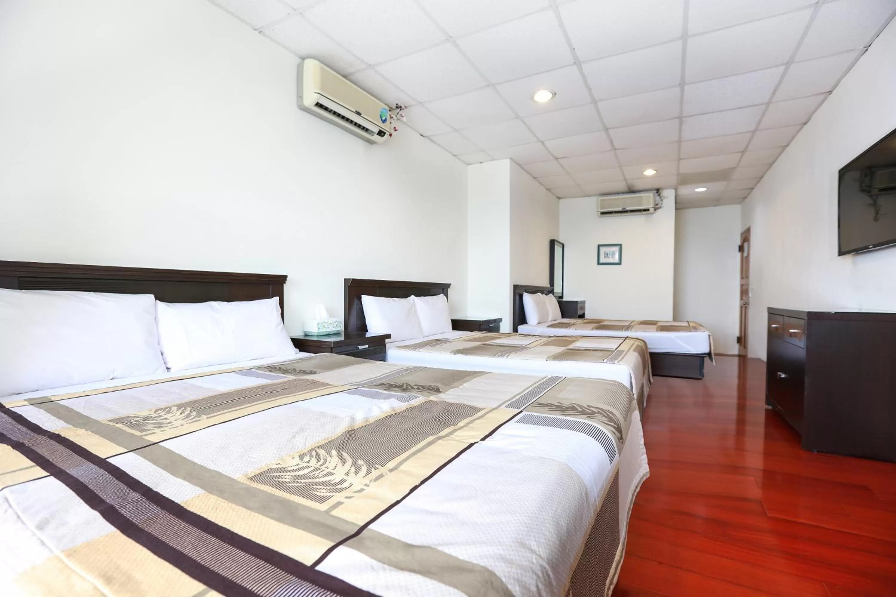 Photo of the whole room, Bed in Yuan-Yee Homestay