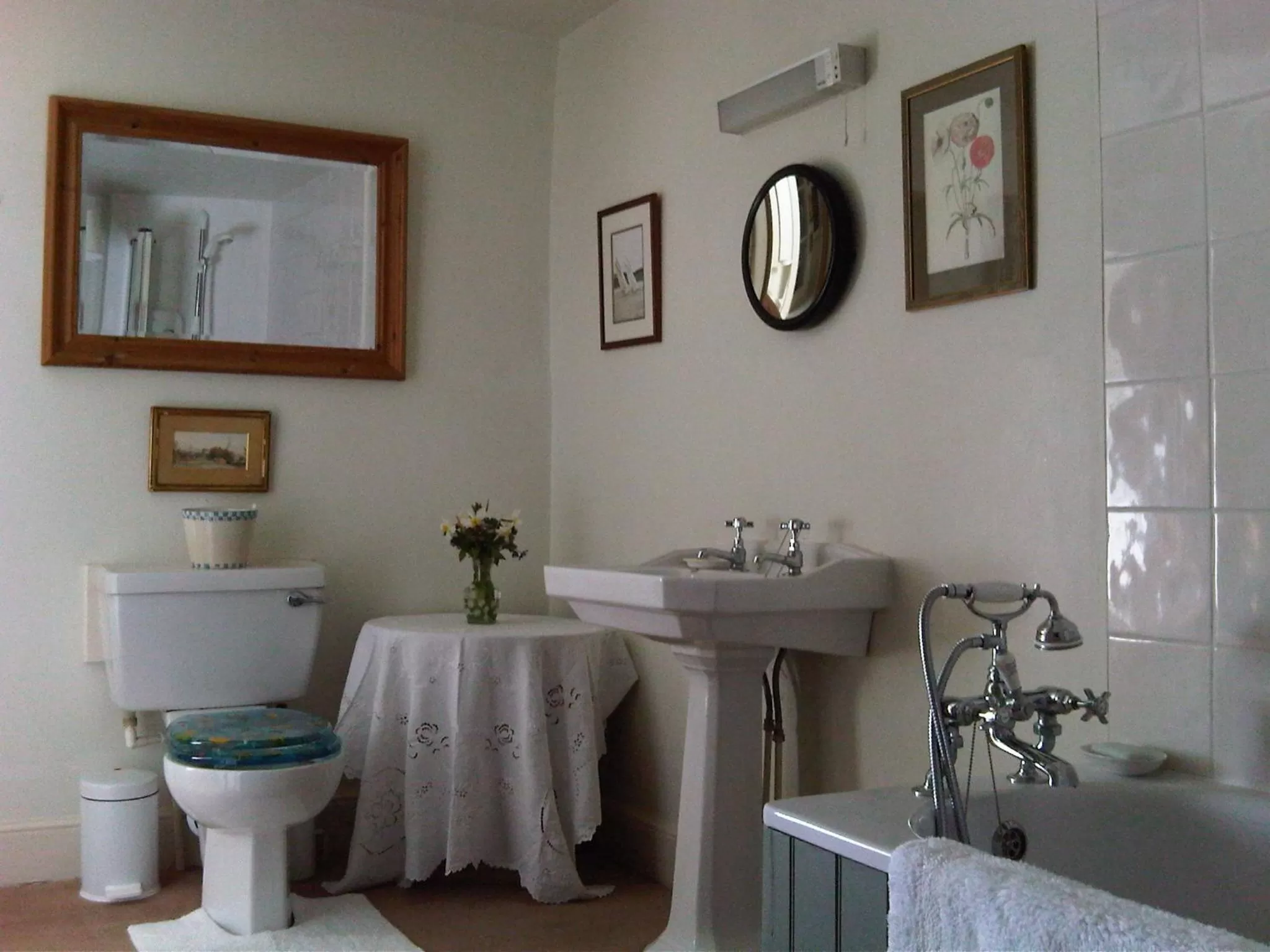 Bathroom in Hound House Bed & Breakfast