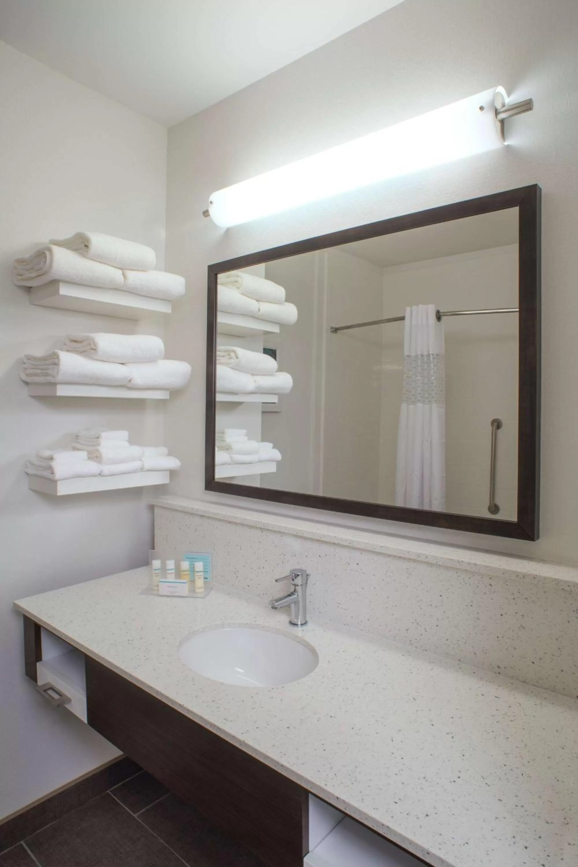 Bed in Hampton Inn Gulf Shores