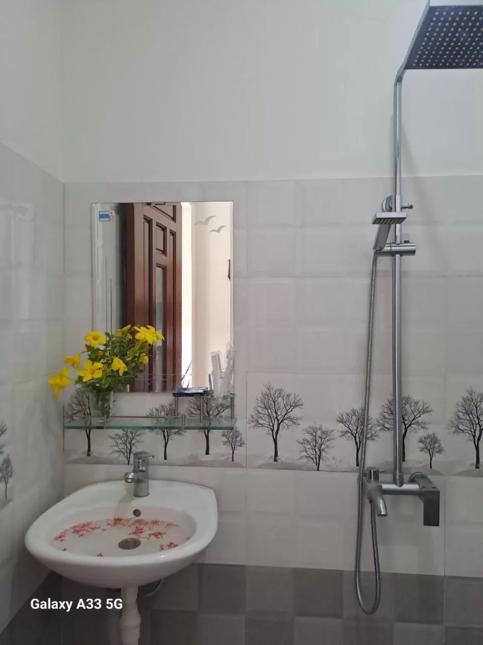 Shower in Cong Man Homestay Cham Island