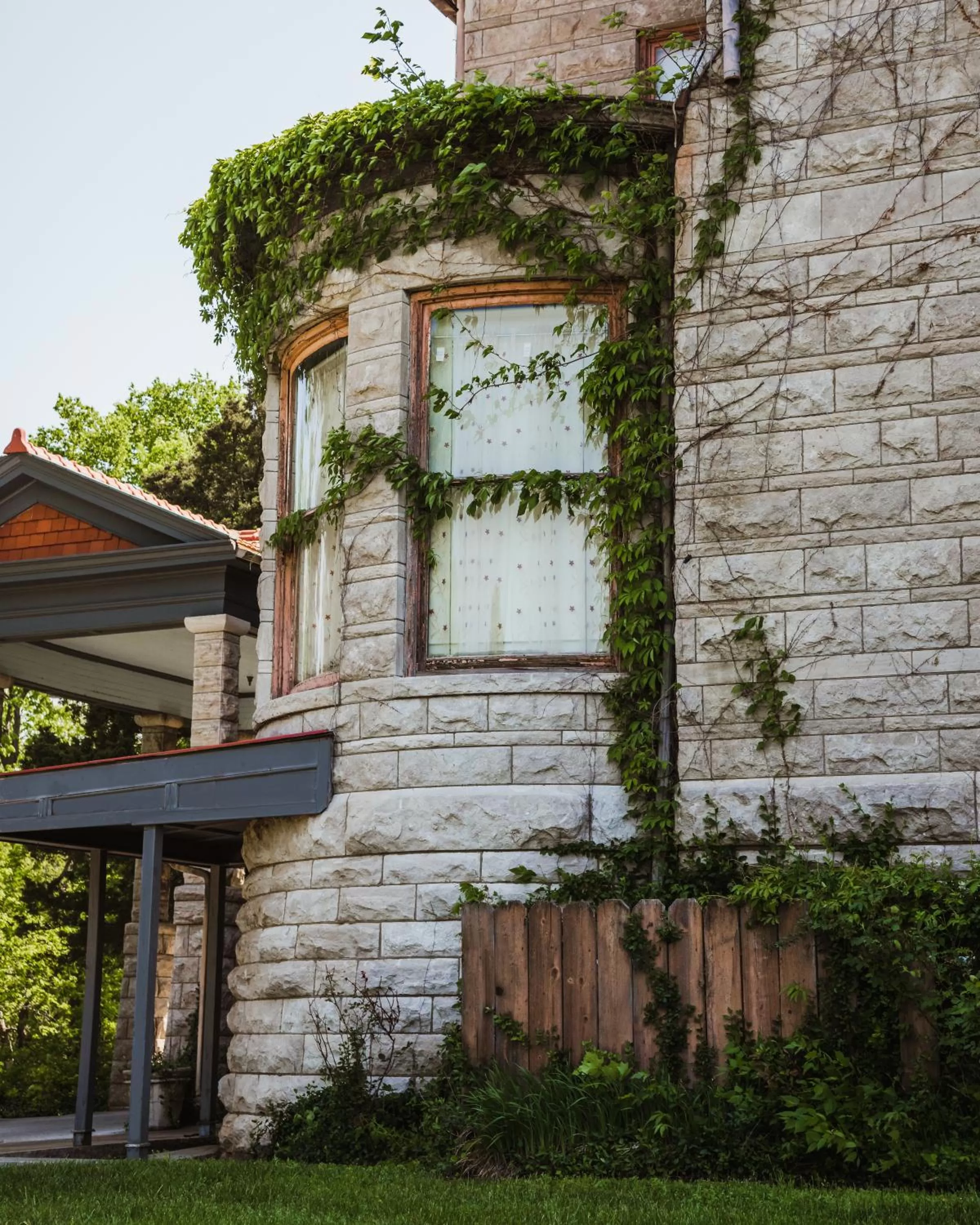Property building in The Mansion at Elfindale