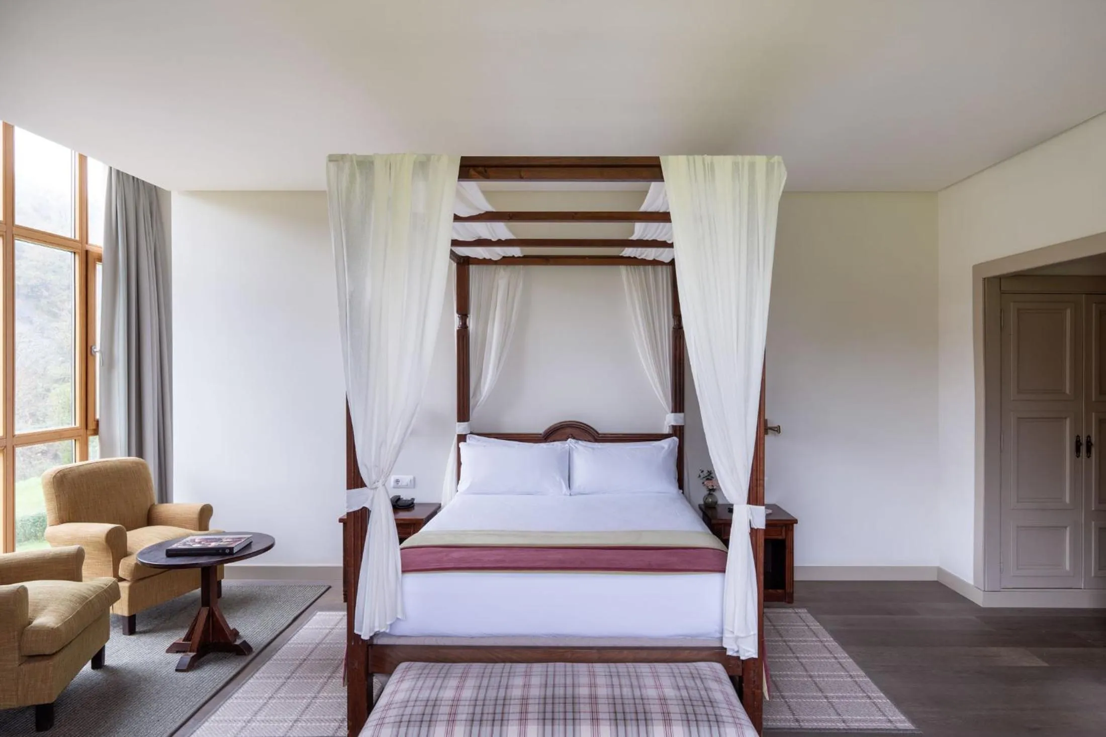 Bed in Parador de Cangas de Onís