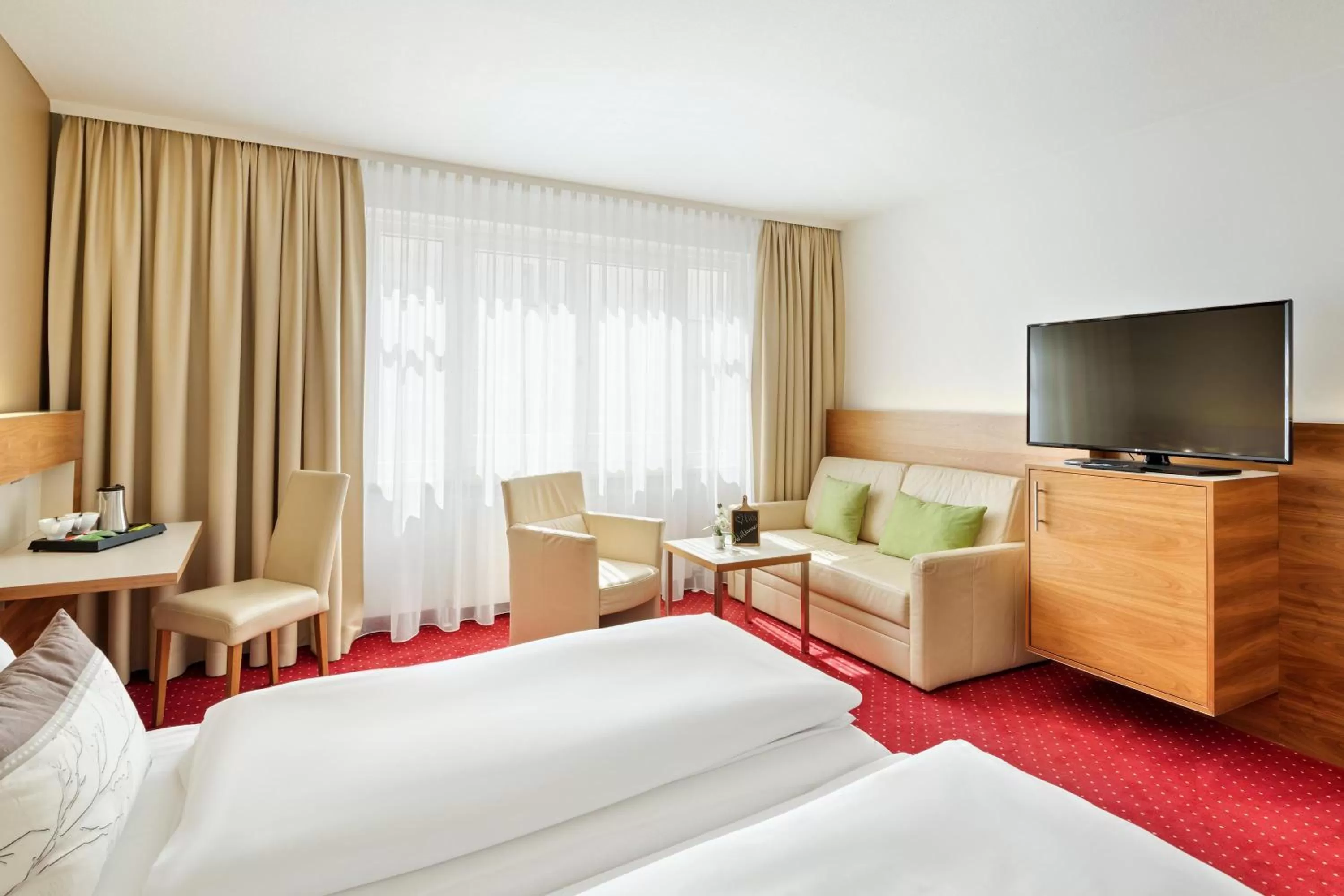 Photo of the whole room, Bed in Austria Trend Hotel Anatol Wien