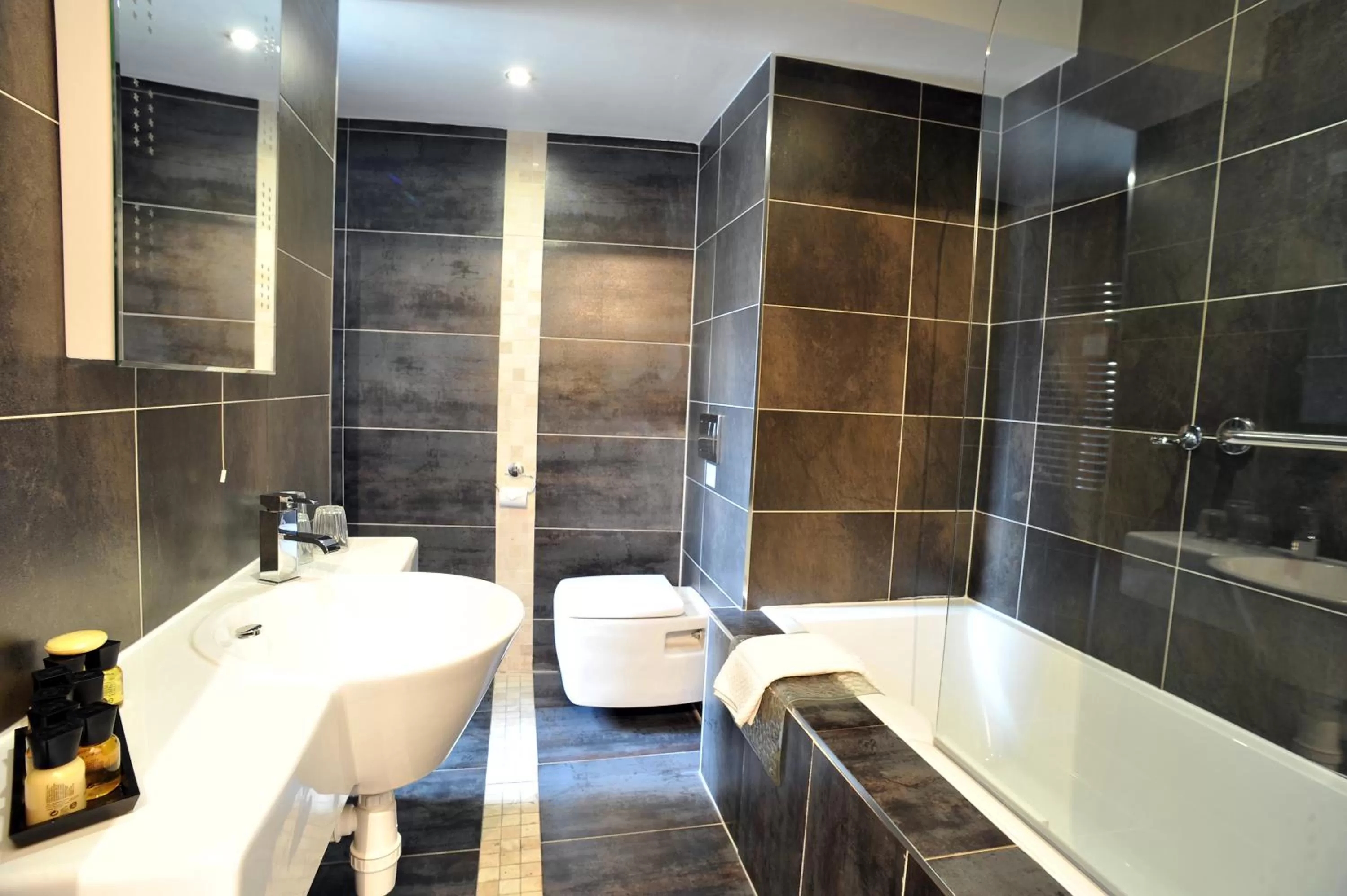 Bathroom in The Kings Arms Hotel