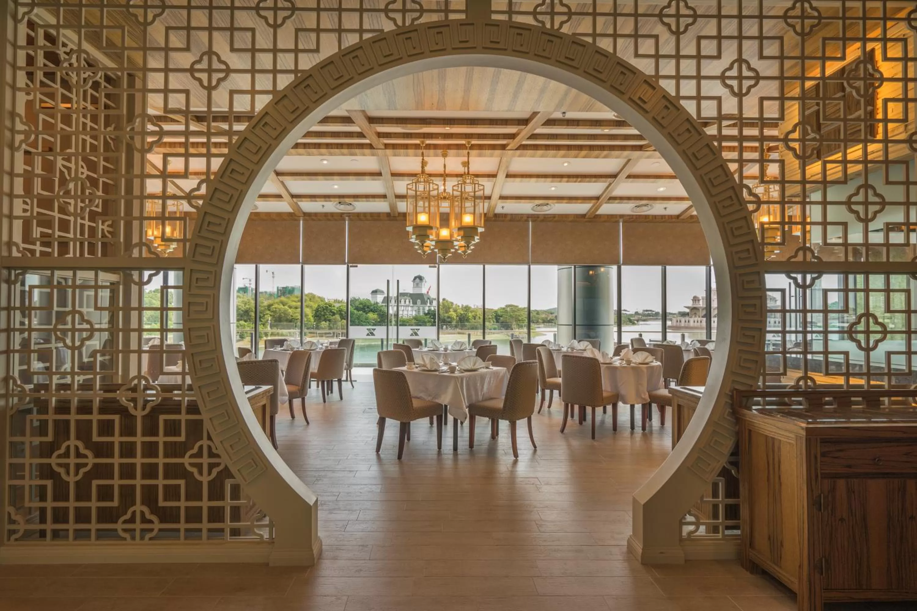 Restaurant/places to eat in Zenith Hotel Putrajaya