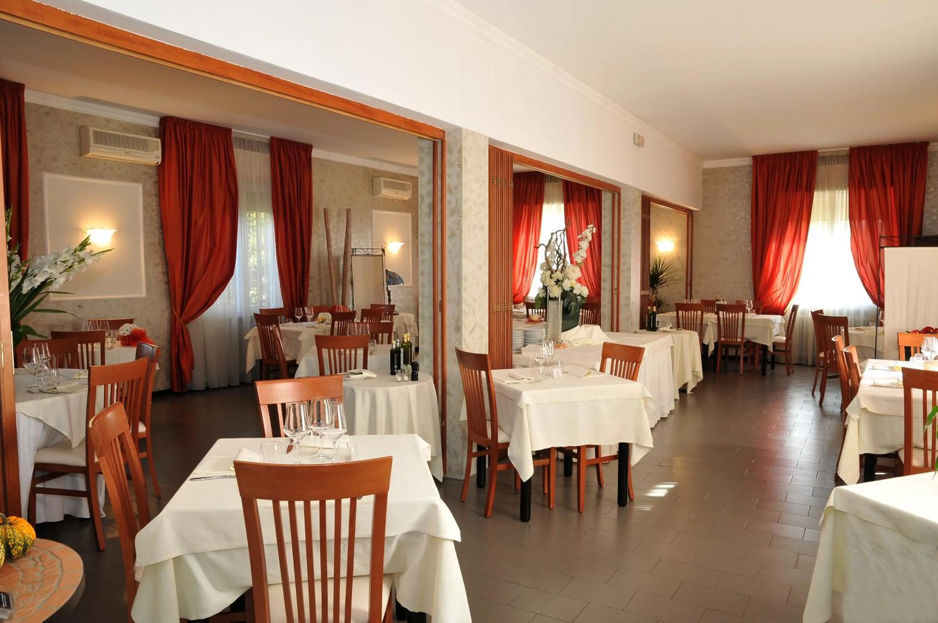 Restaurant/places to eat in Hotel Mini Palace - Country House