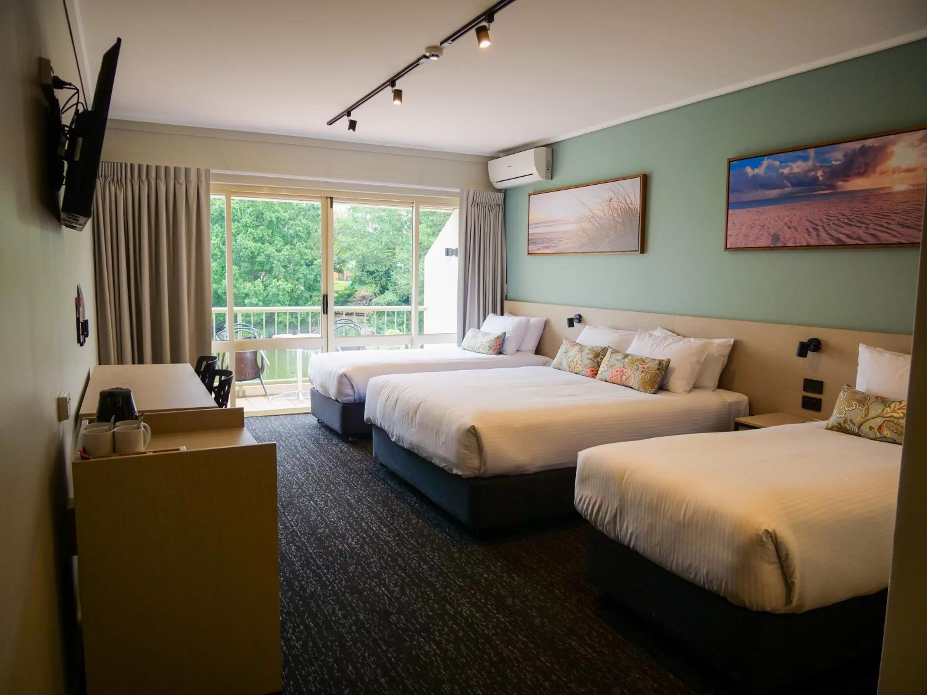 Photo of the whole room, Bed in Nightcap at Hinterland Hotel Nerang