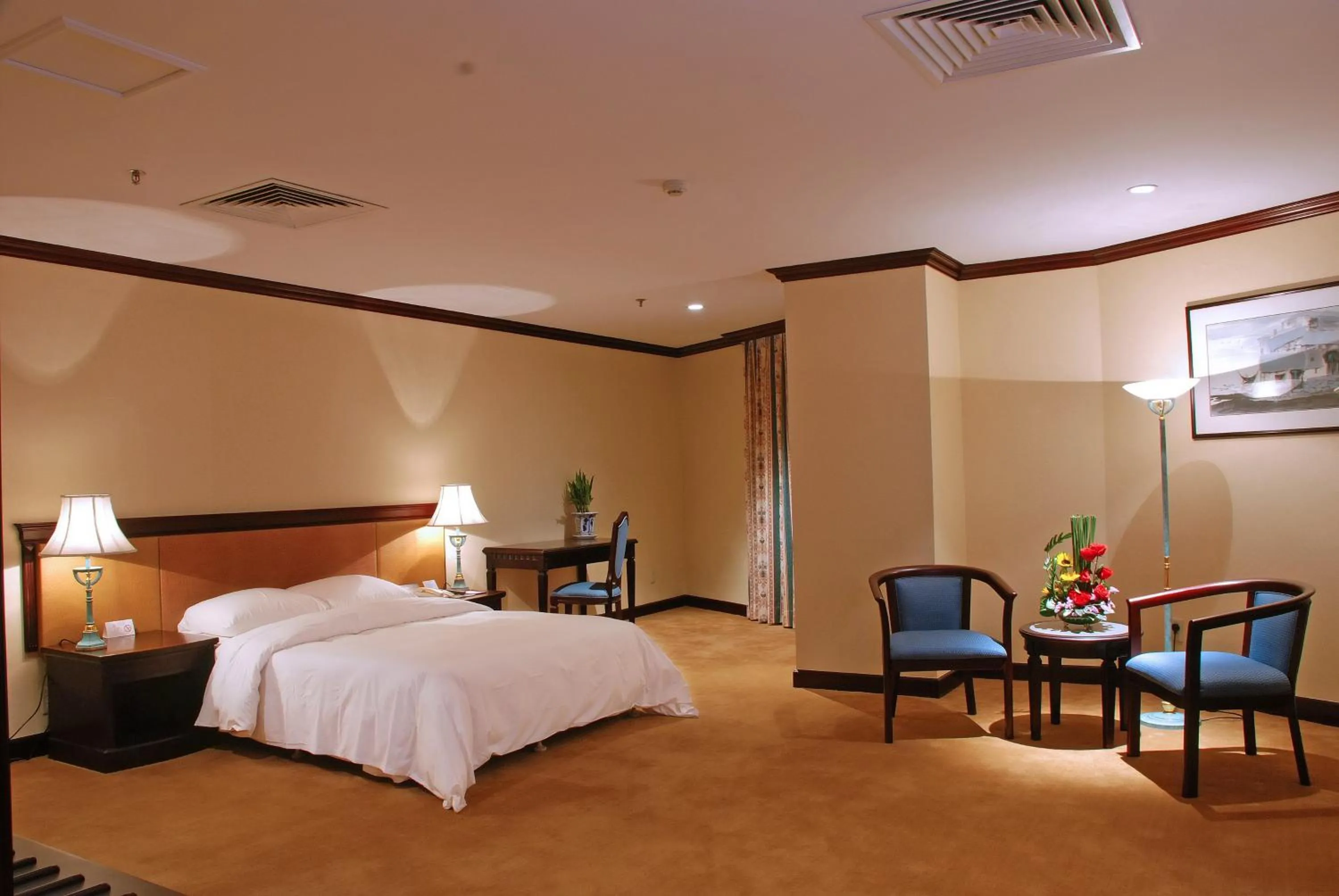 Bed in Guangzhou New Century Hotel