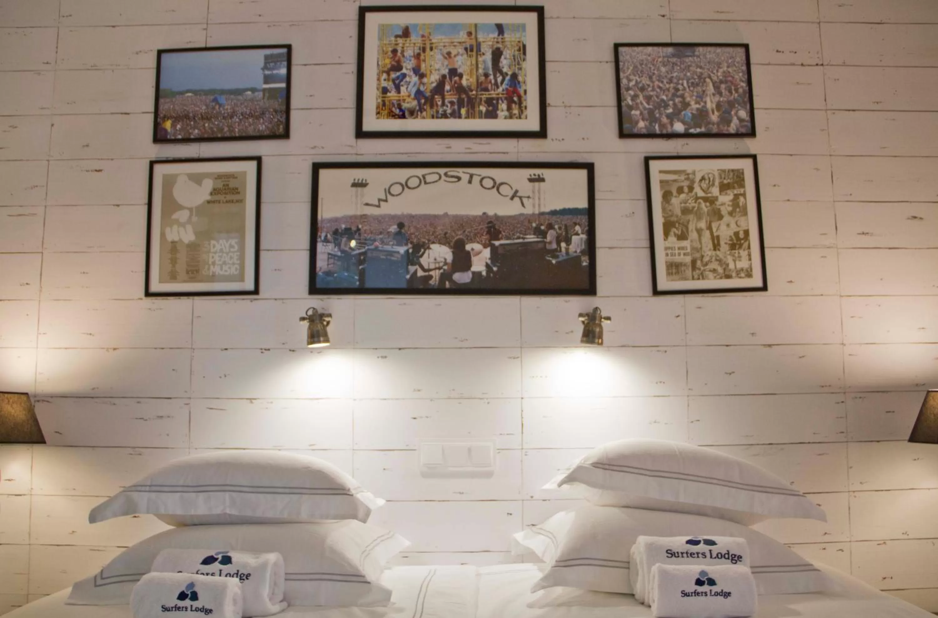 Bed in Surfers Lodge Peniche