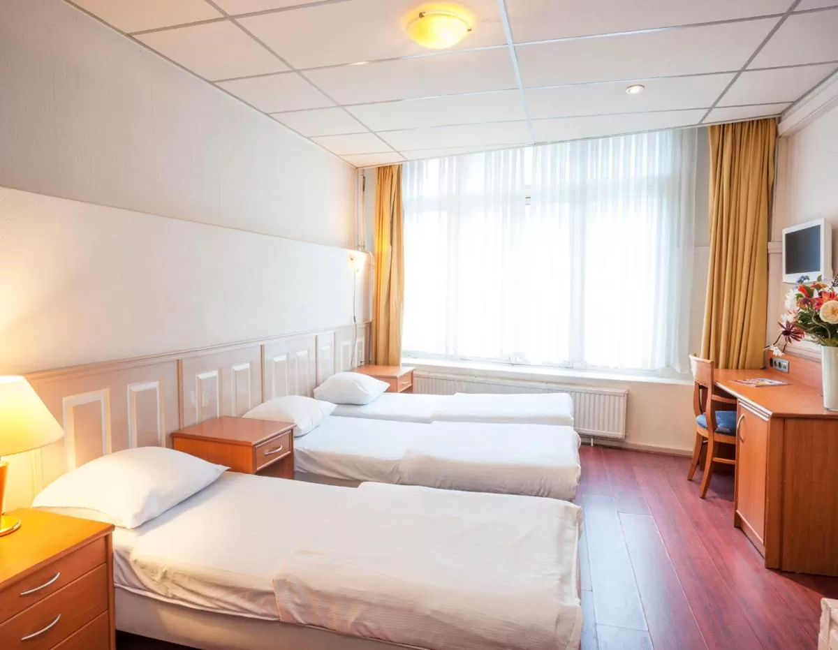 Day, Bed in Delta Hotel City Center