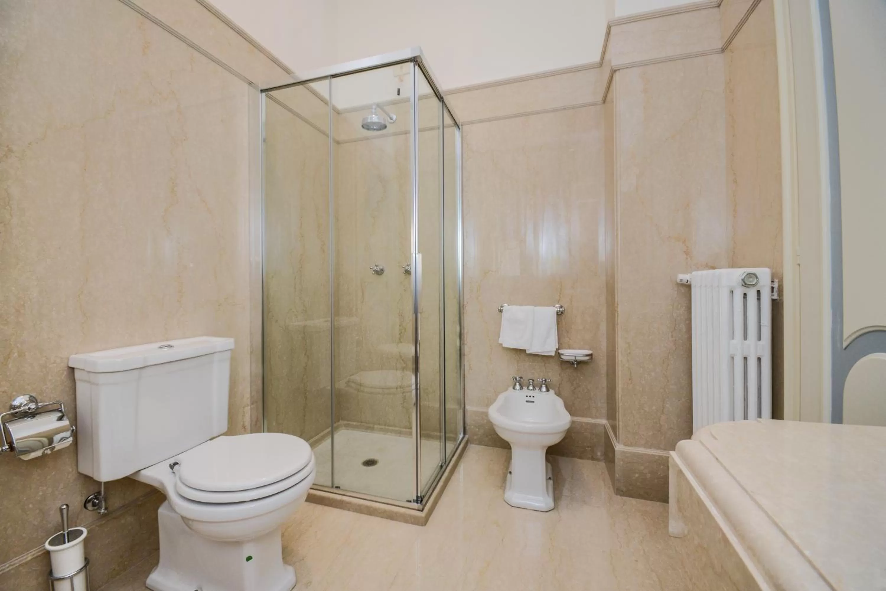 Bathroom in Hotel Vittoria