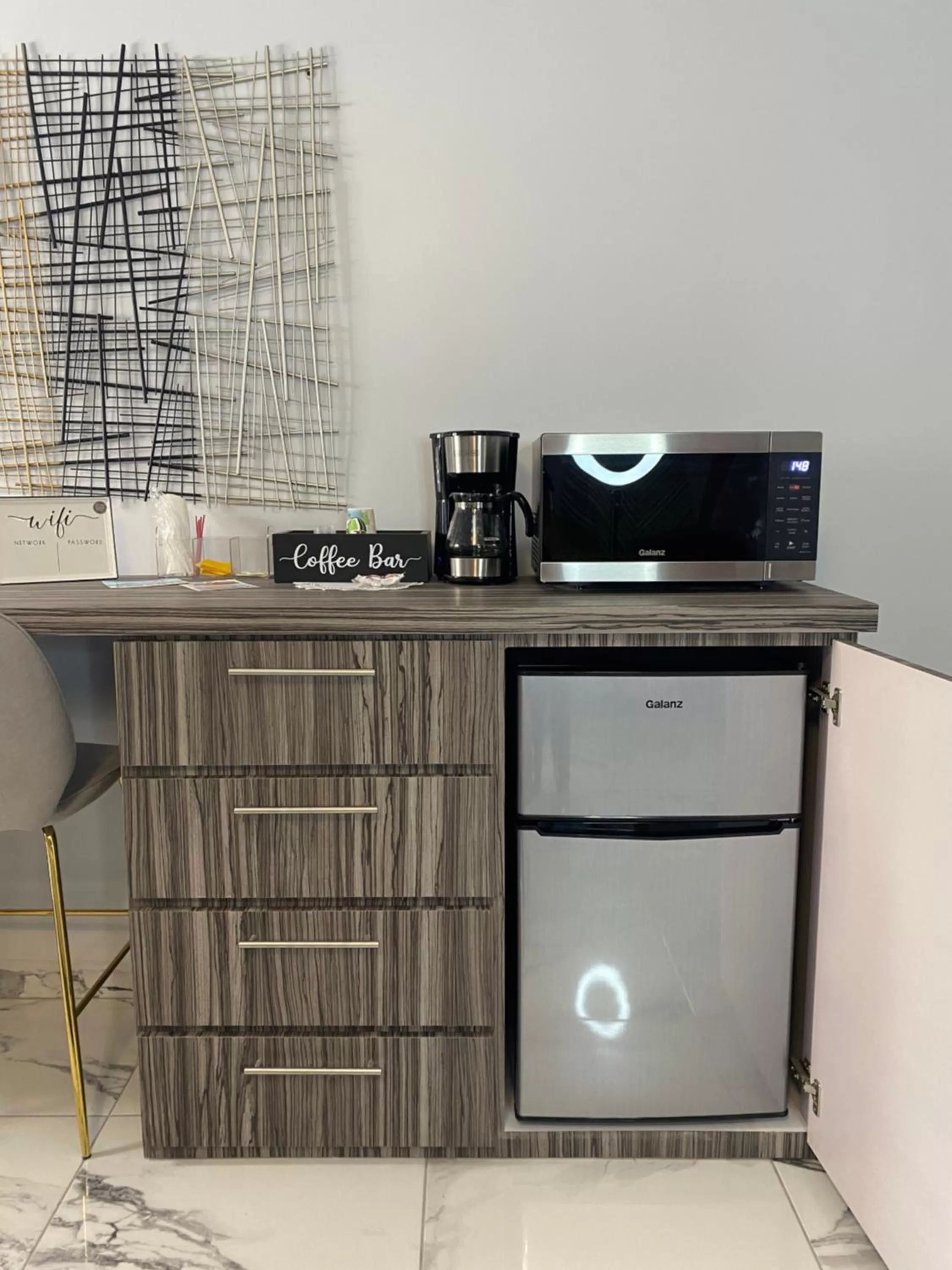 Coffee/tea facilities, Kitchen/Kitchenette in Itza-Bella Suites