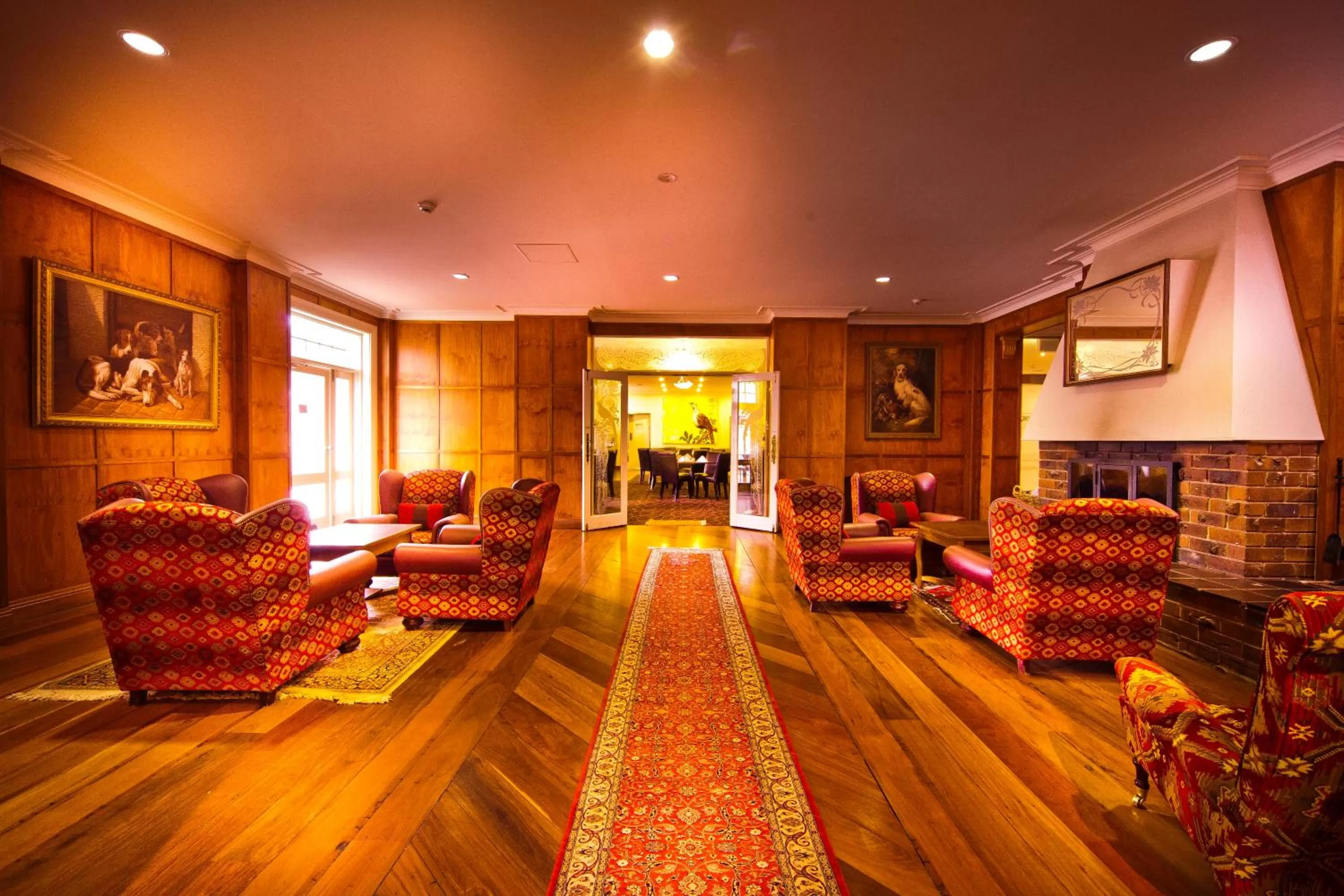 Lobby or reception in Mercure Canberra