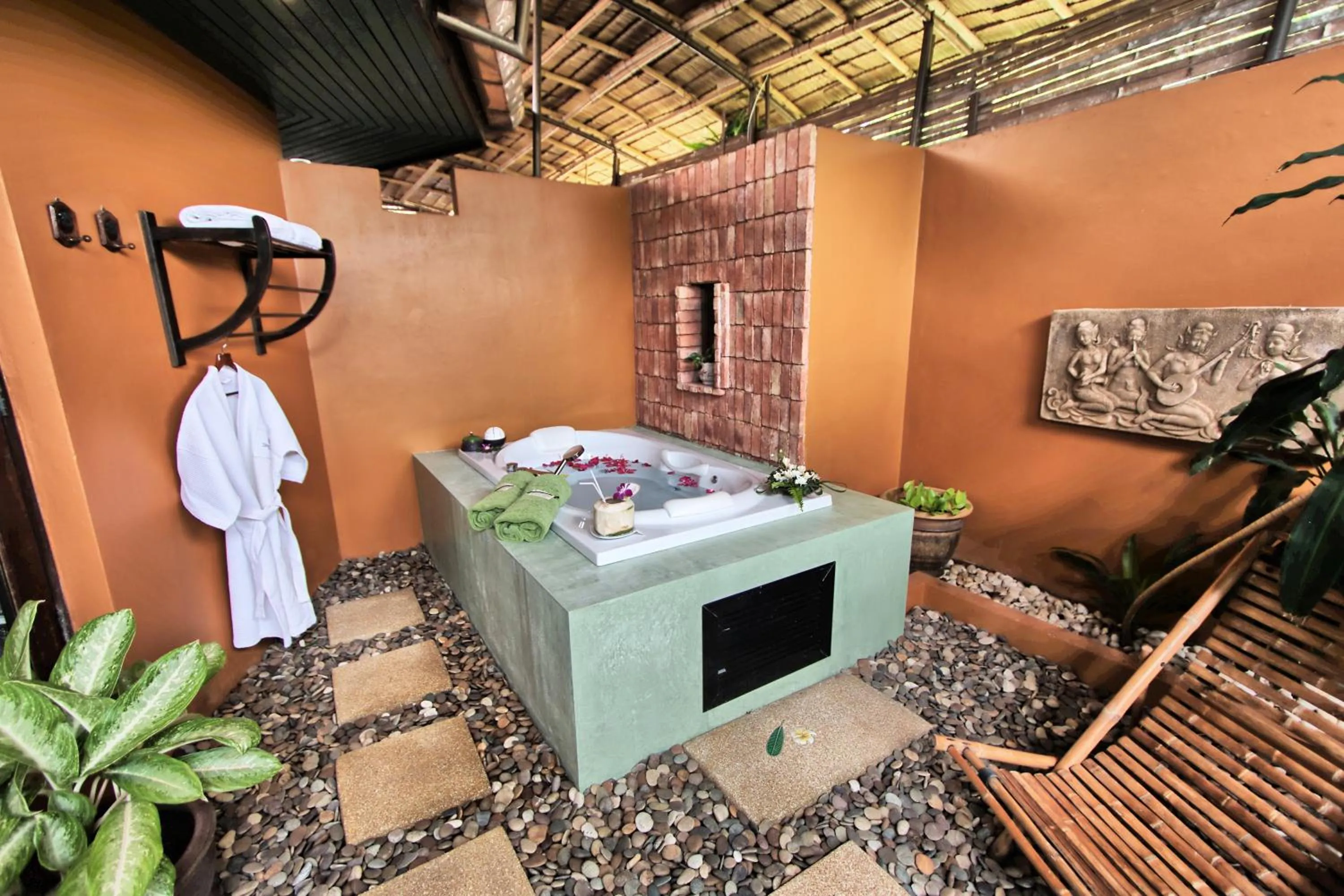 Hot Tub in Mangosteen Ayurveda & Wellness Resort - SHA Plus
