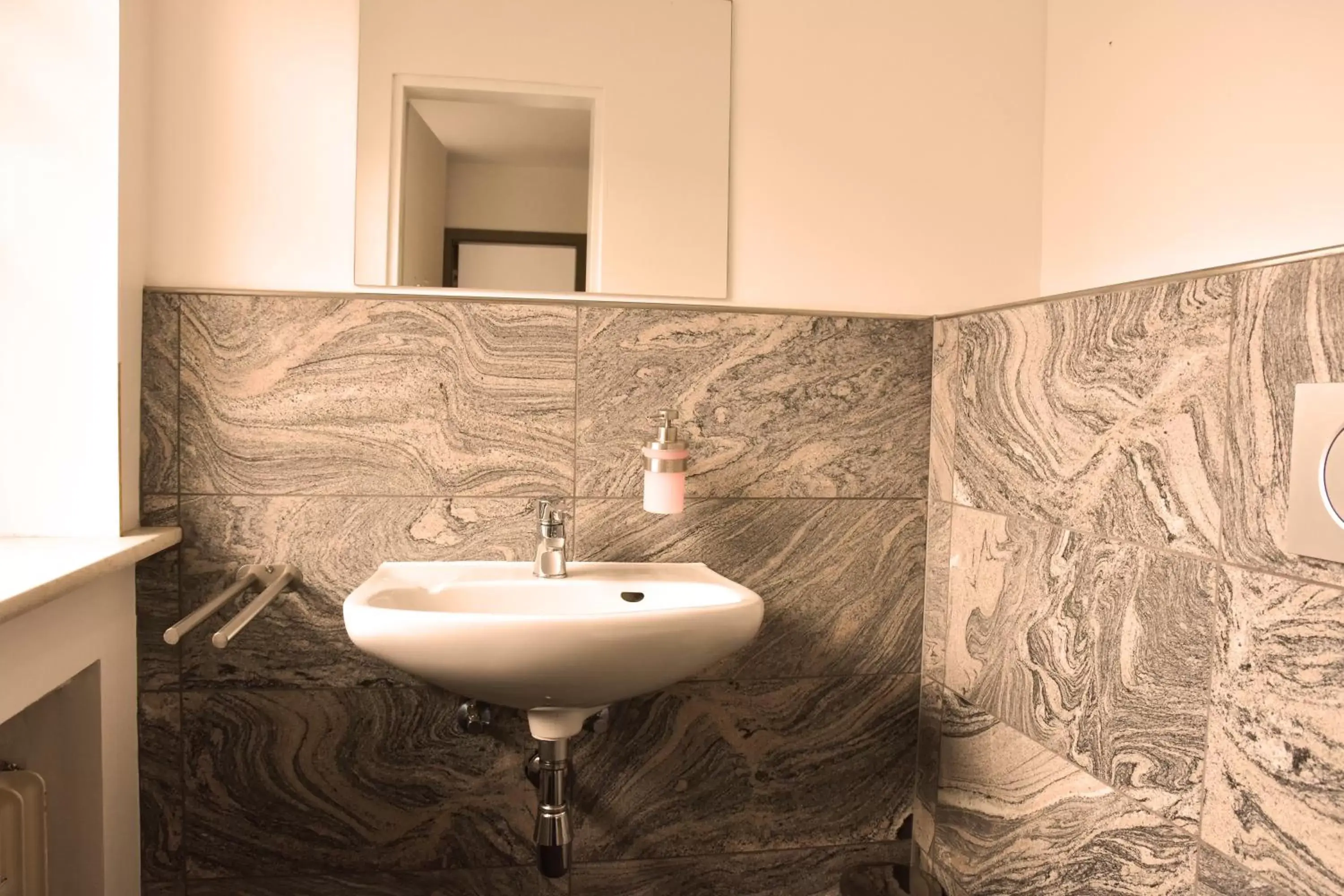 Superior Double Room with Balcony in Hotel Walsroder Hof Superior Double Room with Balcony in Hotel Walsroder Hof