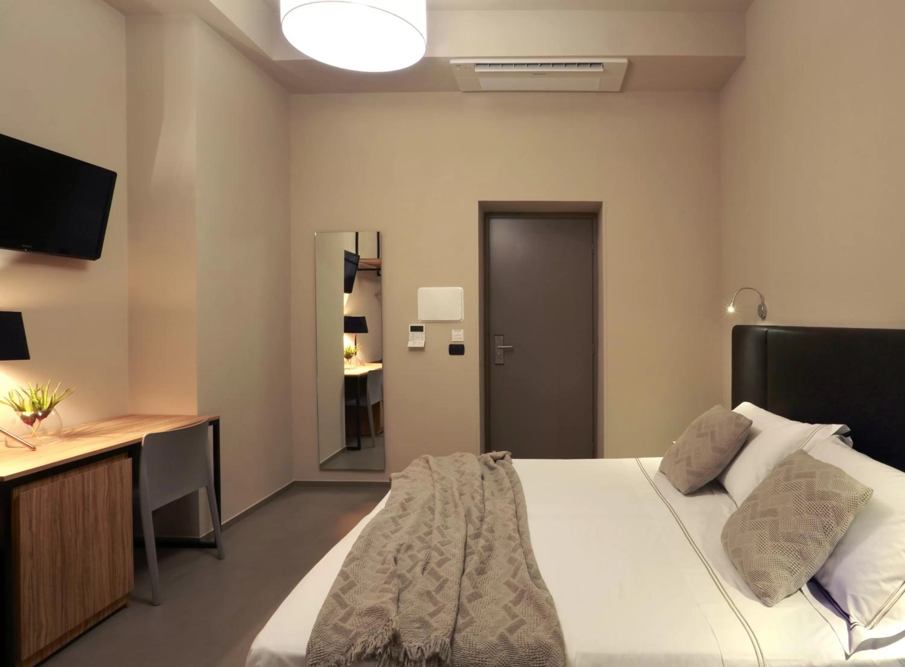 Photo of the whole room, Bed in Hotel Aloisi