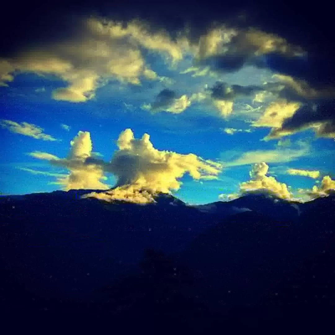 Natural landscape, Bird's-eye View in Soham's Chateau De Naggar - Manali