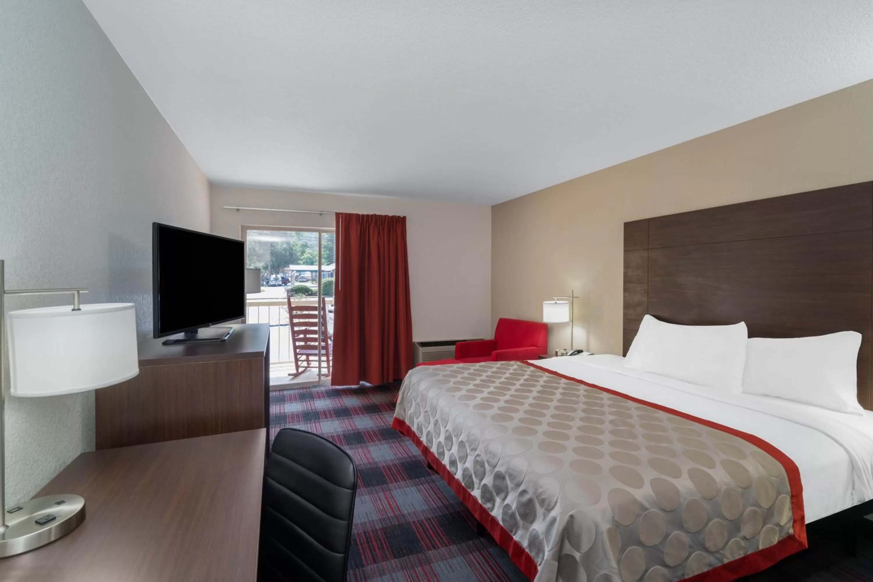 Balcony/Terrace, Bed in Ramada by Wyndham Maggie Valley