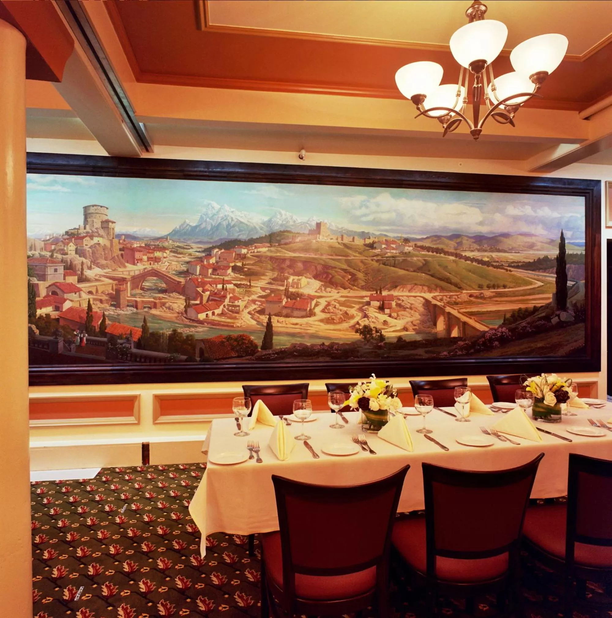 Restaurant/places to eat in San Remo Hotel