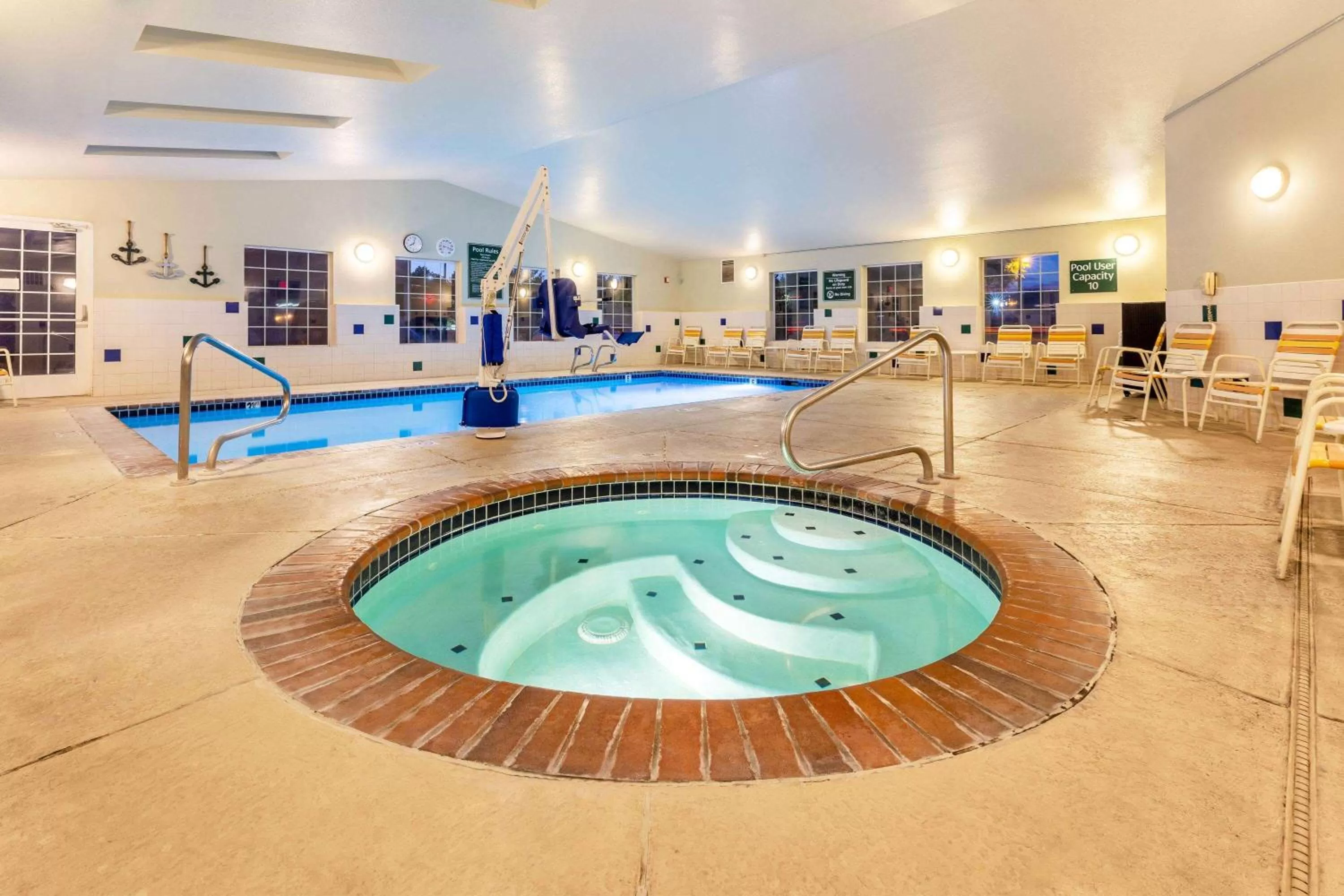 Hot Tub in La Quinta by Wyndham Spokane Valley