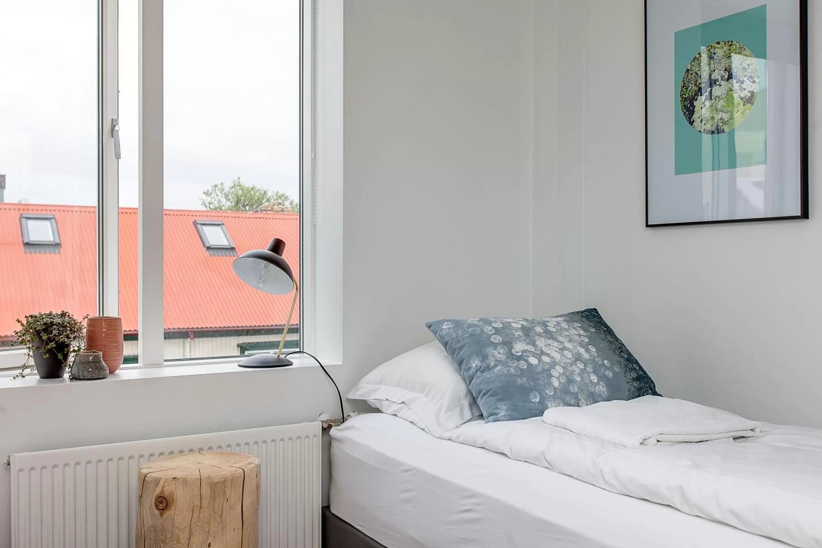 Bed in Tyr Apartments by Heimaleiga