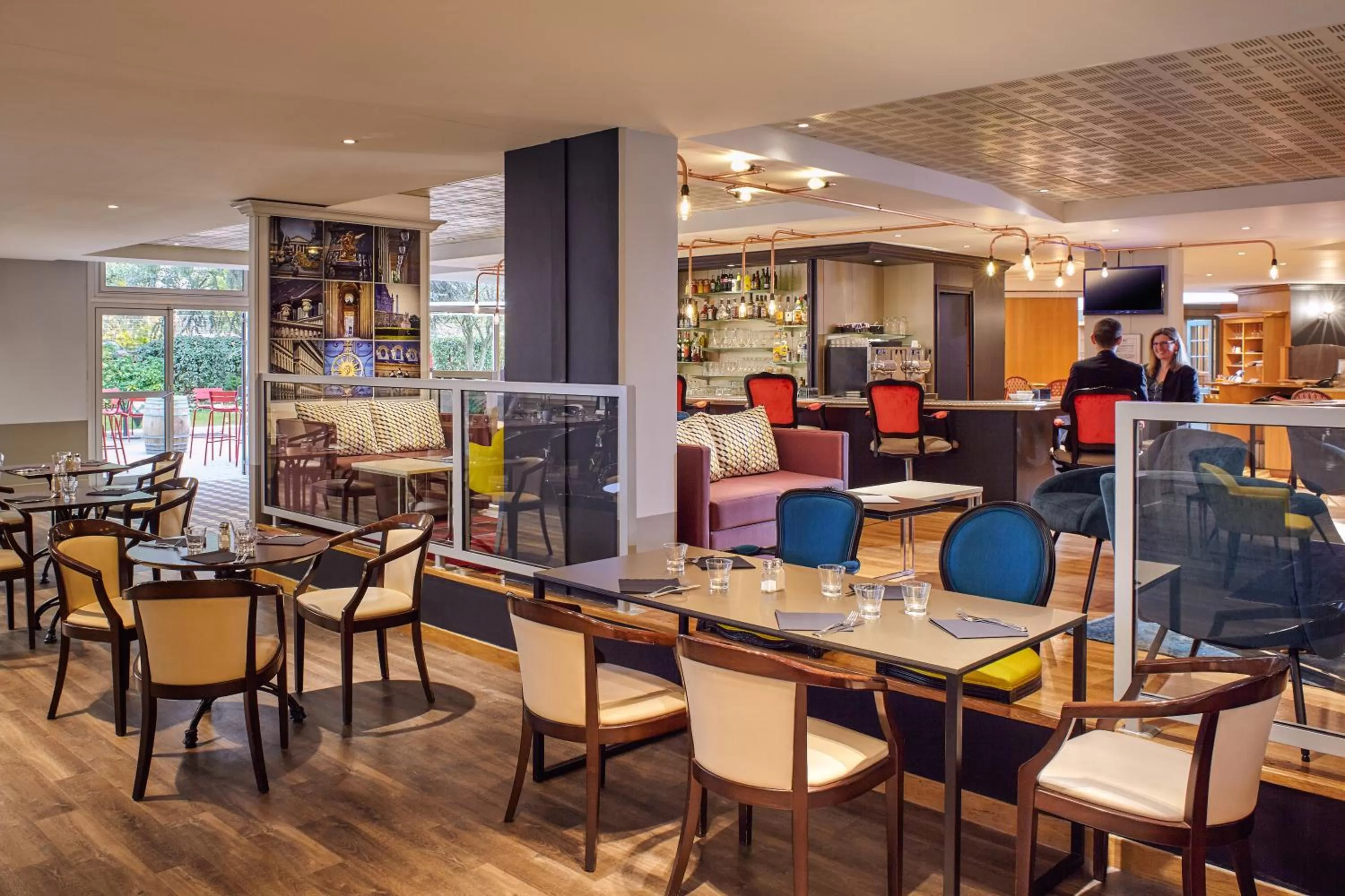 Restaurant/places to eat in Mercure Paris Roissy CDG