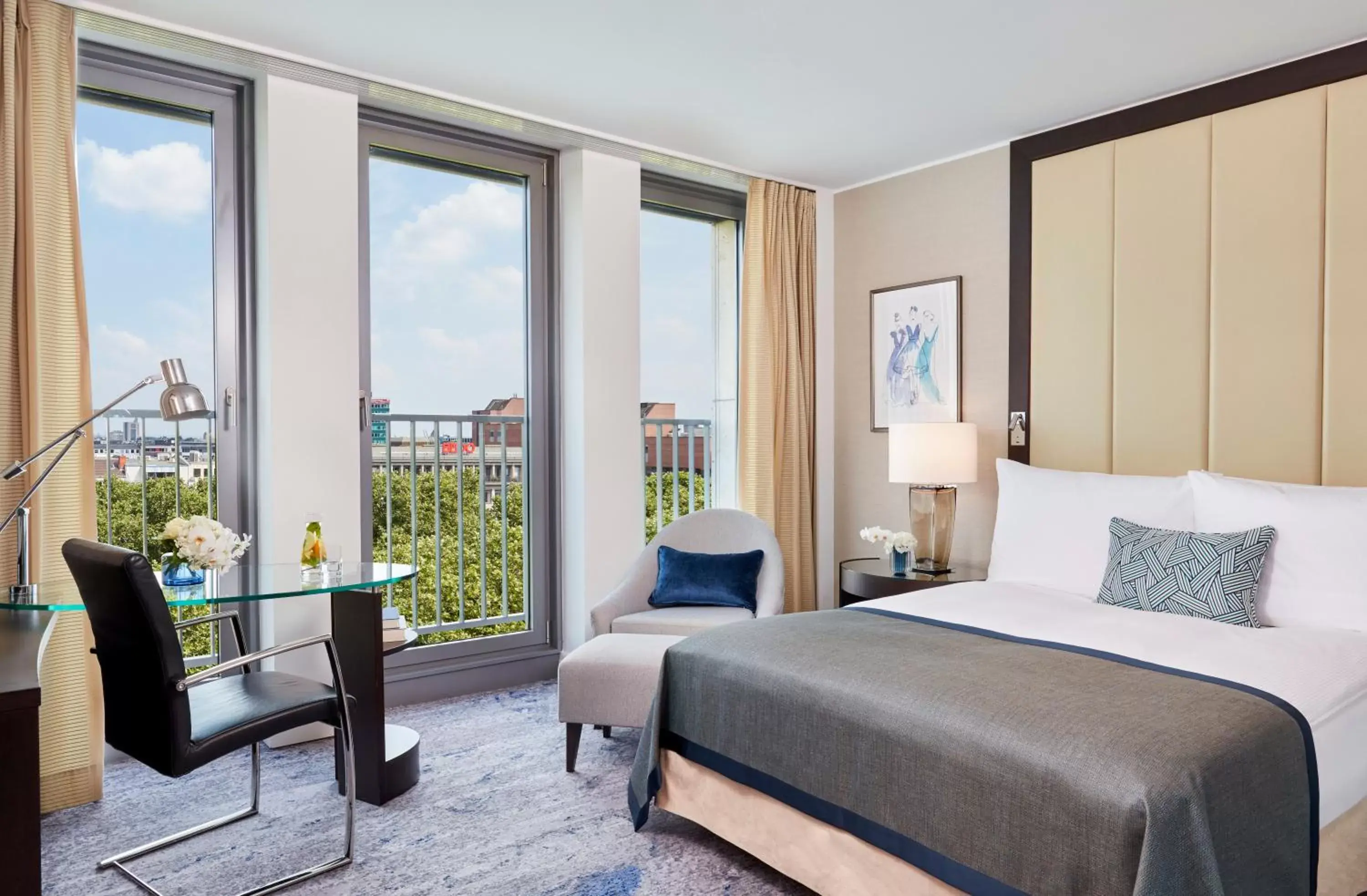 Superior Queen Room in Hotel Kö59 Düsseldorf - Member of Hommage Luxury Hotels Collection Superior Queen Room in Hotel Kö59 Düsseldorf - Member of Hommage Luxury Hotels Collection