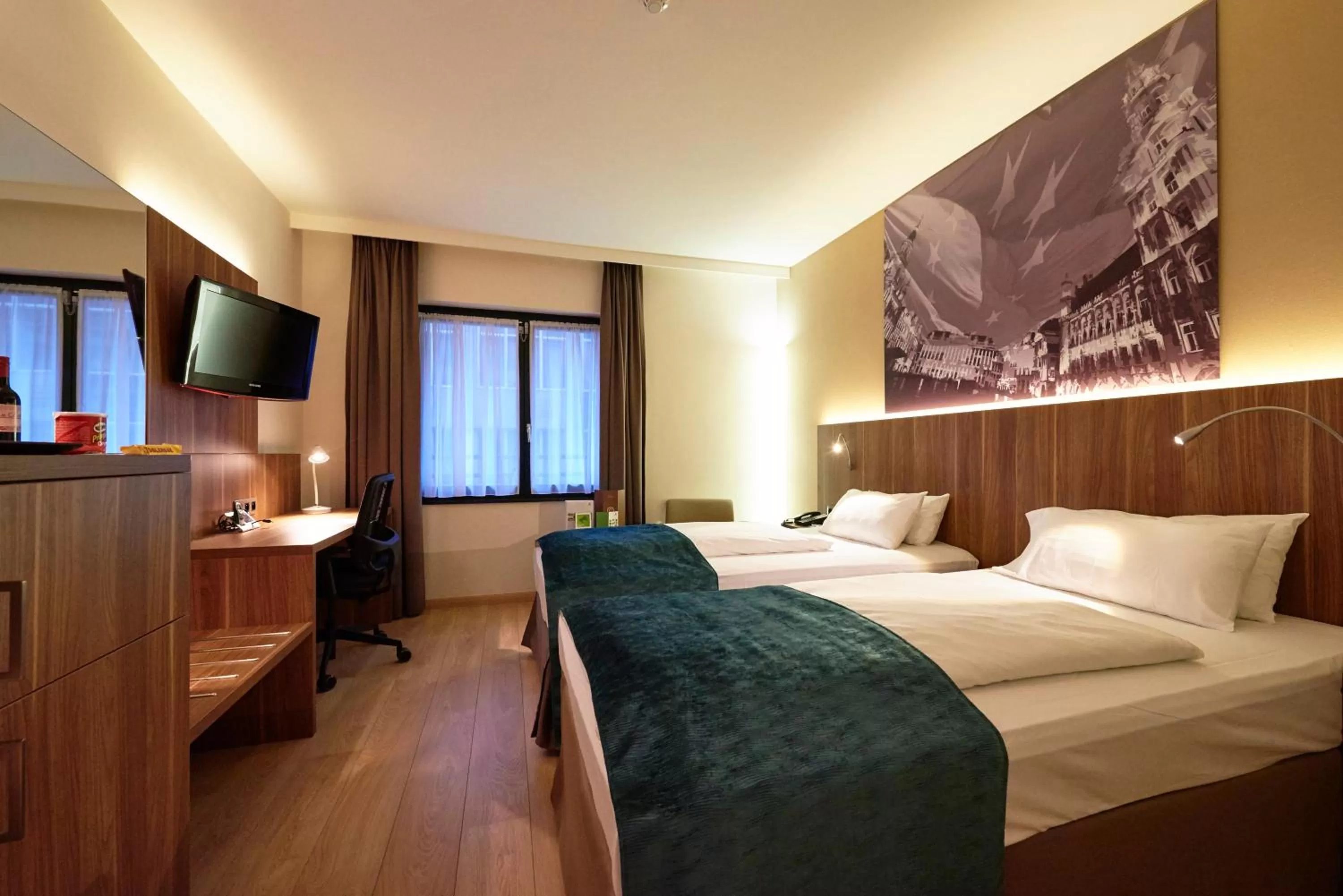 Twin Room in Holiday Inn Brussels Schuman, an IHG Hotel