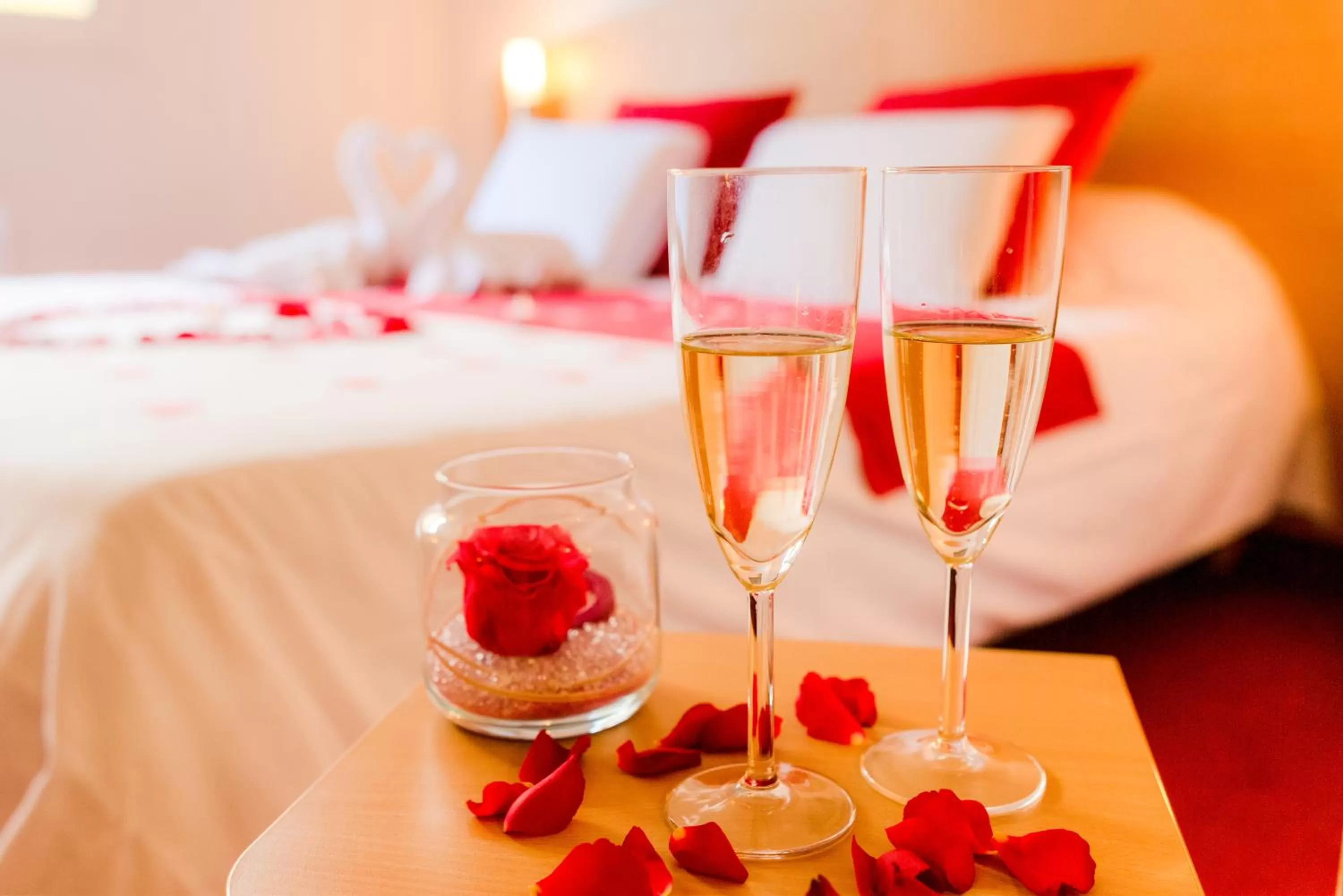 Decorative detail, Bed in Kyriad Quimper - Pont-l'Abbé