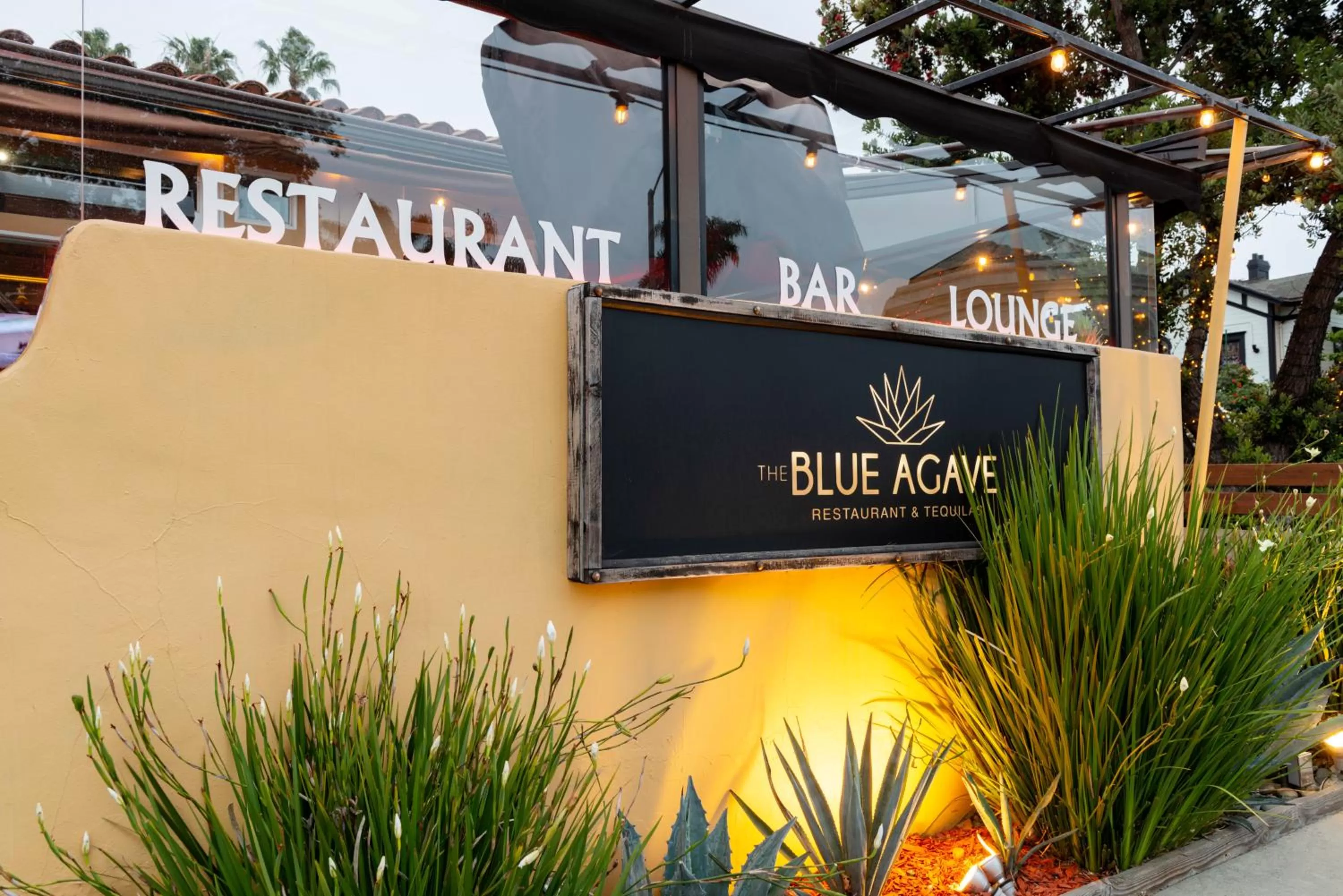 Lunch in Clocktower Inn Ventura