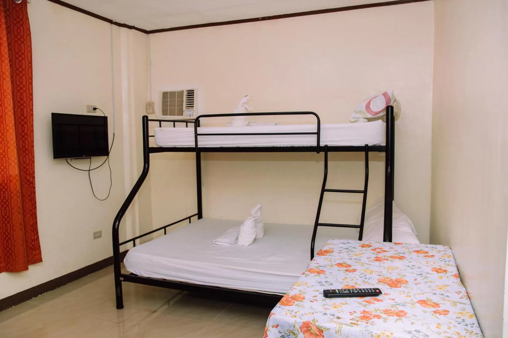 Bed in Gaea's Apartments