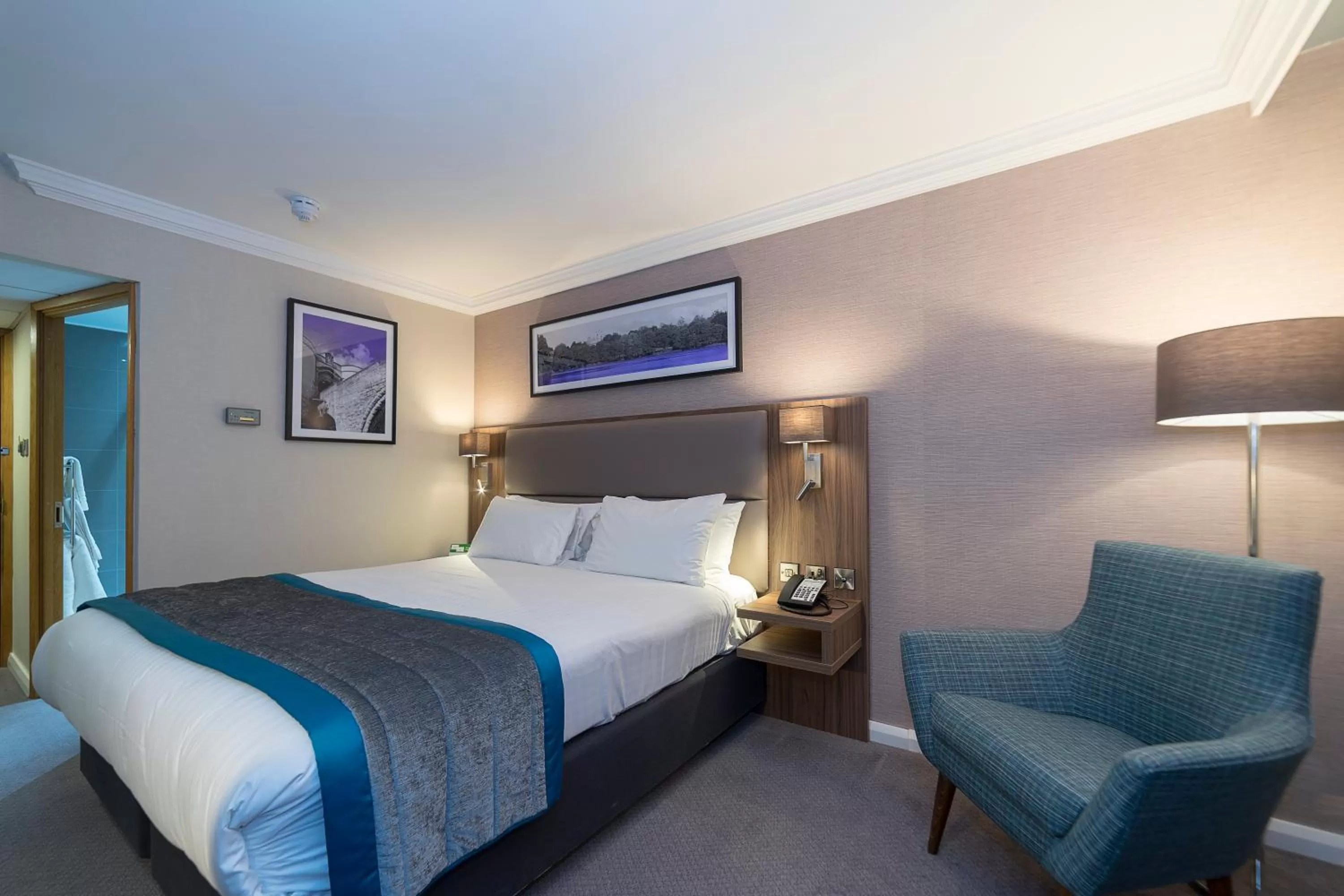 Bed in Holiday Inn Nottingham by IHG