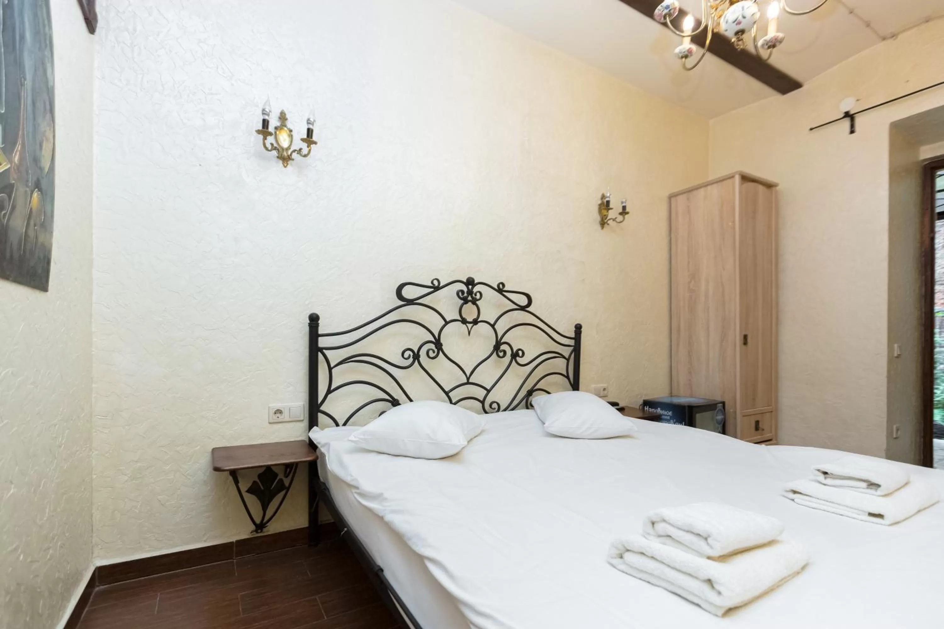 Bed in Staryi Krakiv