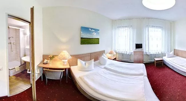 Photo of the whole room, Bed in Hotel Continental