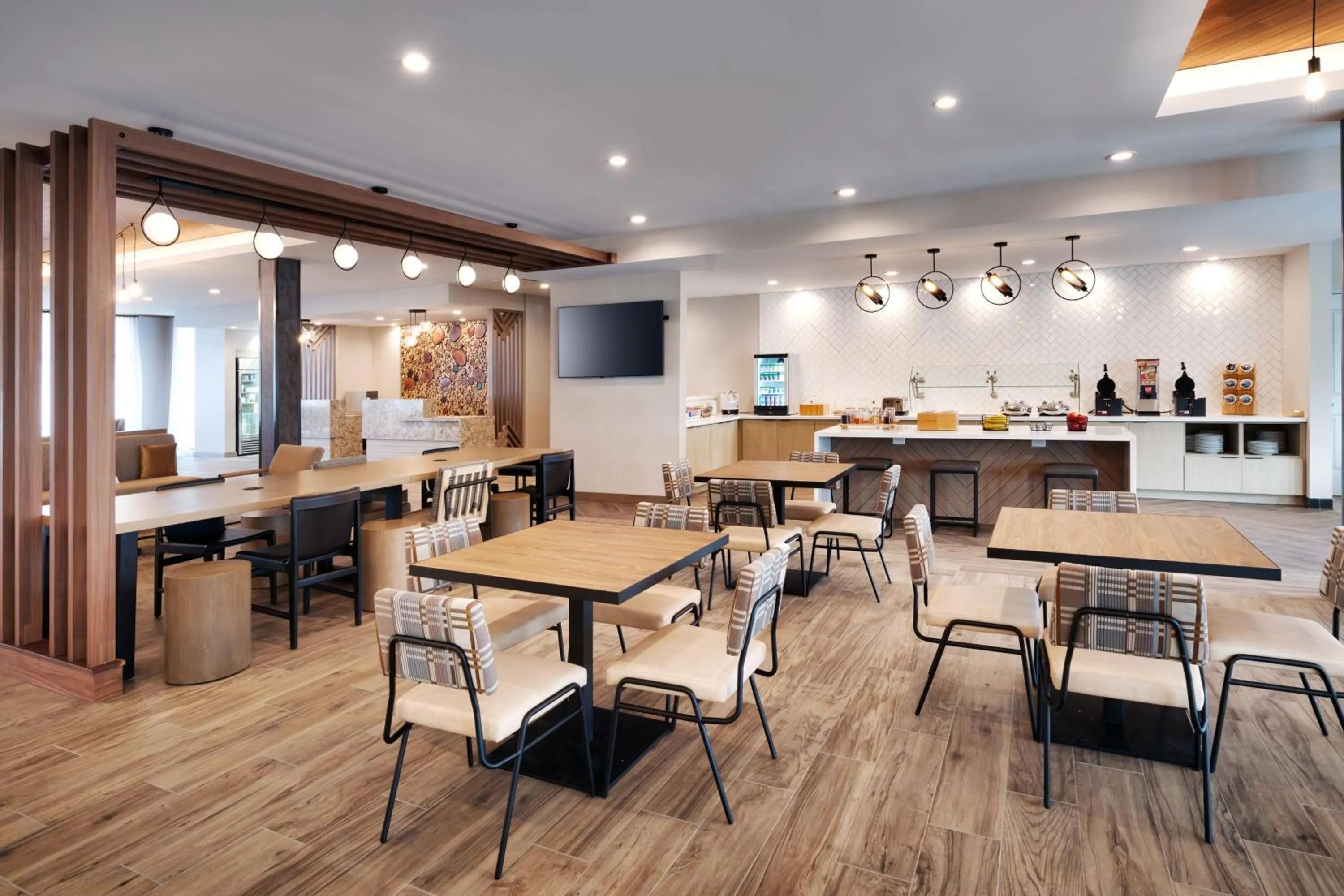 Restaurant/places to eat in Fairfield by Marriott Inn & Suites Show Low